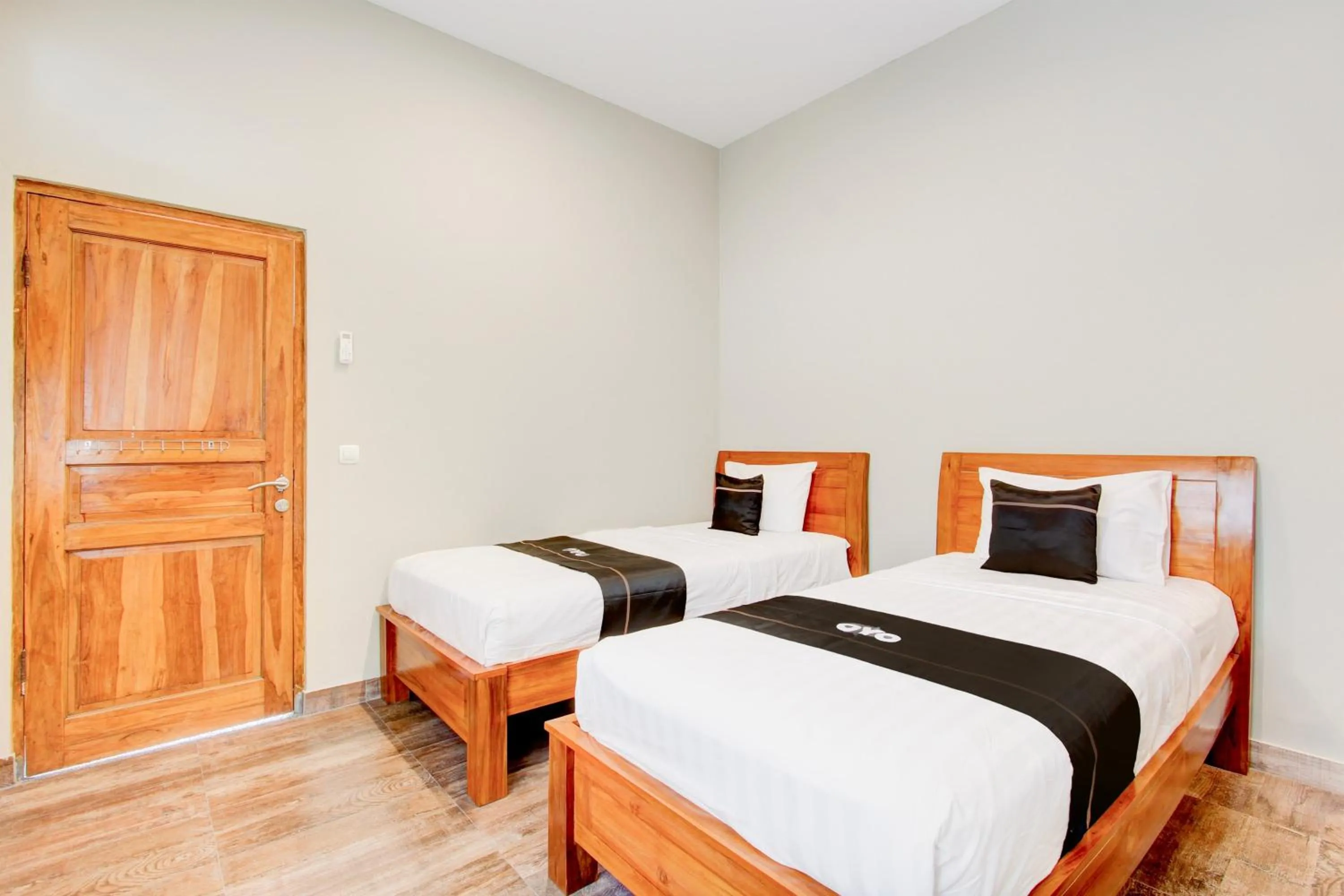 Capital O 94274 Homestay Balimoelih