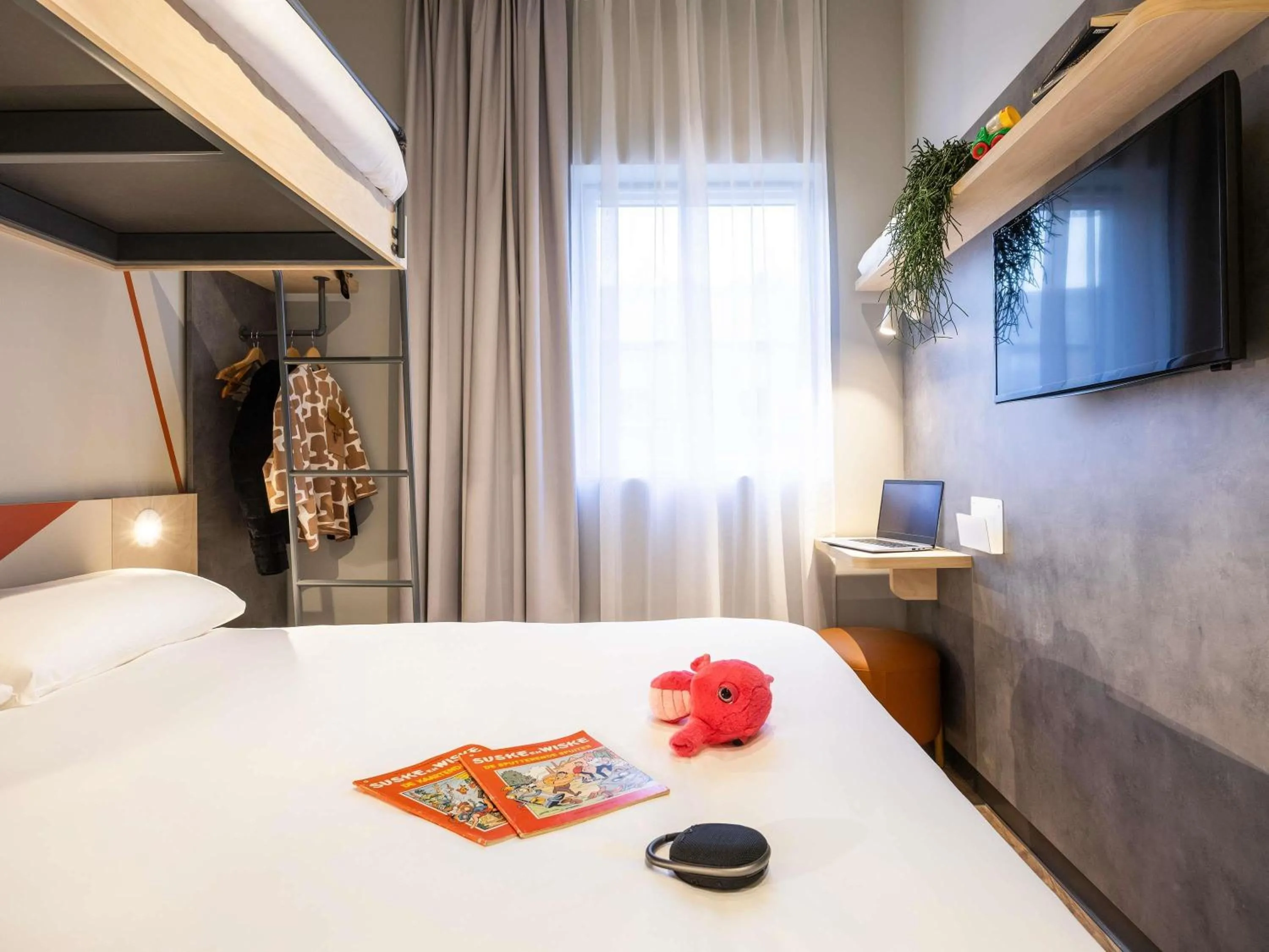 Bedroom, Bed in ibis budget Arlon Porte du Luxembourg