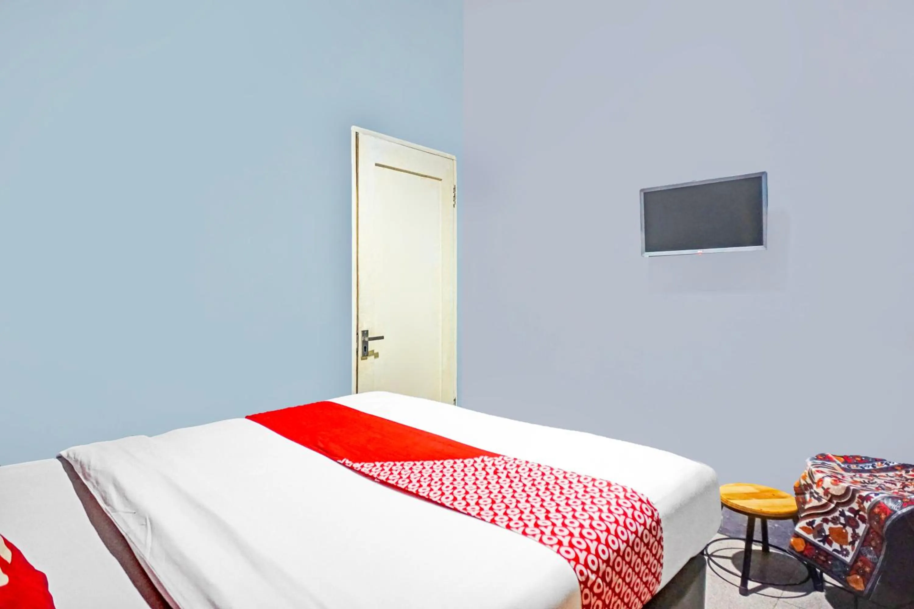 Bed in Hotel O Mandala Near Universitas Negeri Medan ( UNIMED )