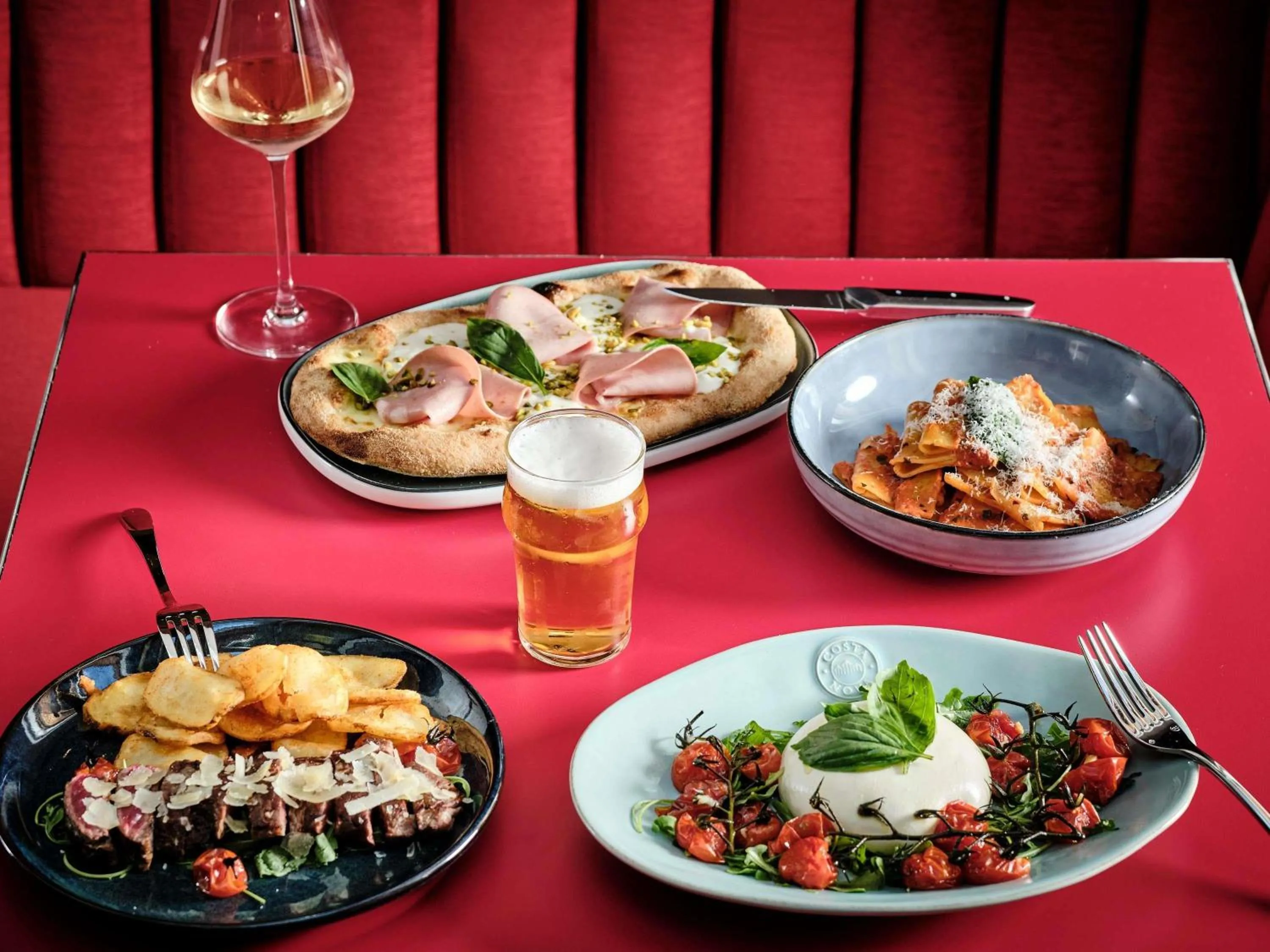 Restaurant/places to eat in TRIBE Paris Pantin