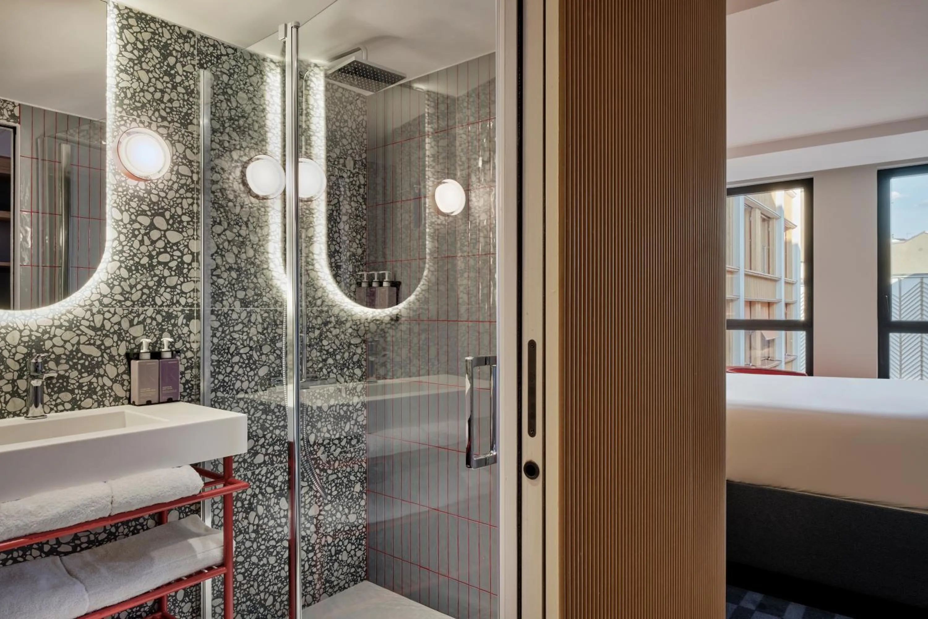 Shower, Bed in TRIBE Paris Pantin