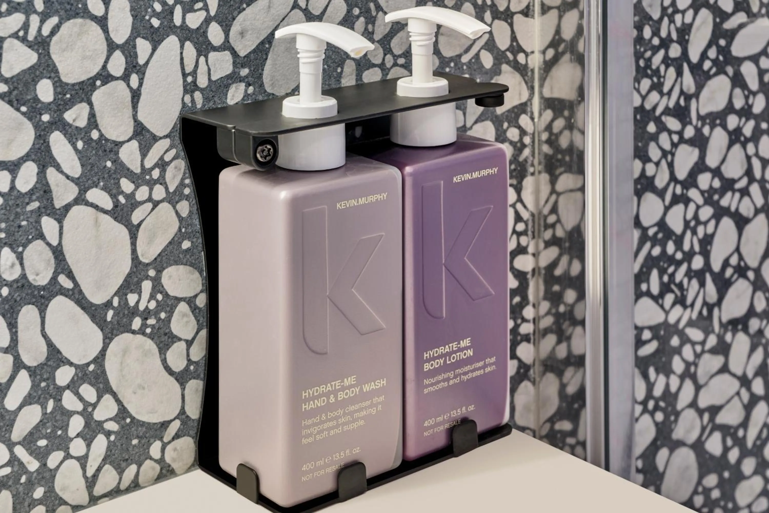 Shower in TRIBE Paris Pantin