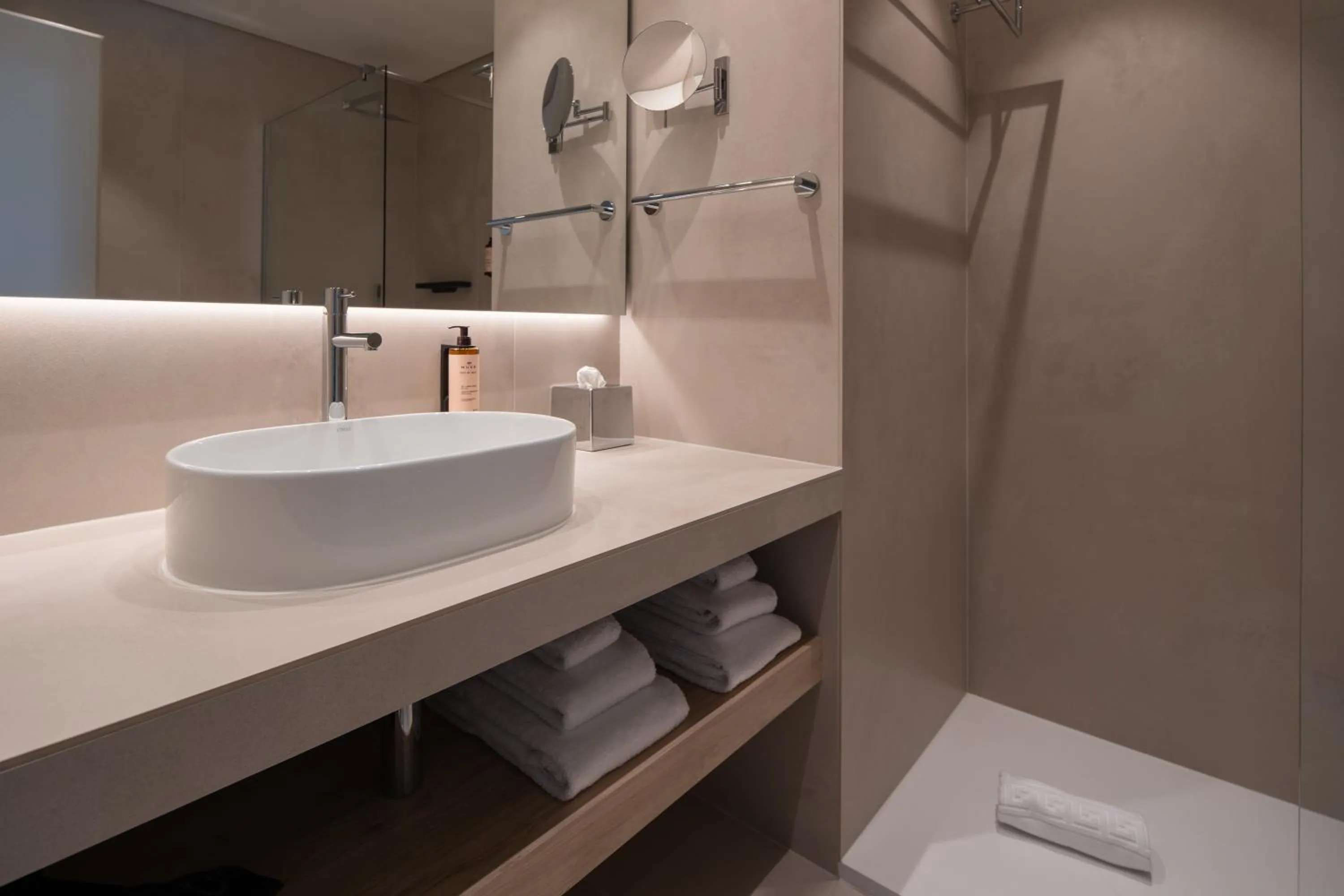 Toilet in Mercure Ponta Delgada Azores