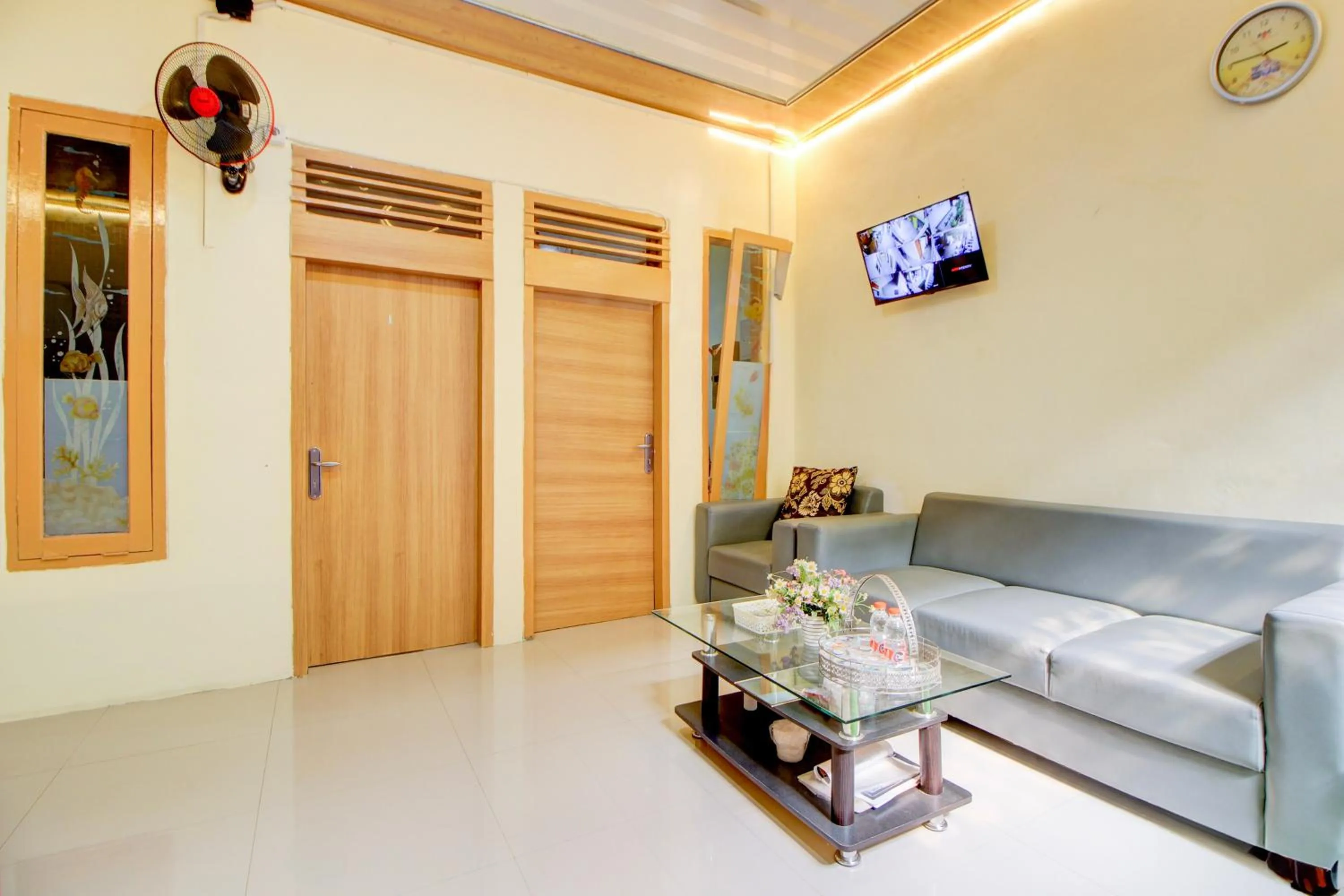 Lobby or reception in Hotel O Alun-Alun Purwokerto Near Gor Satria Purwokerto Formerly Guest House Blessing