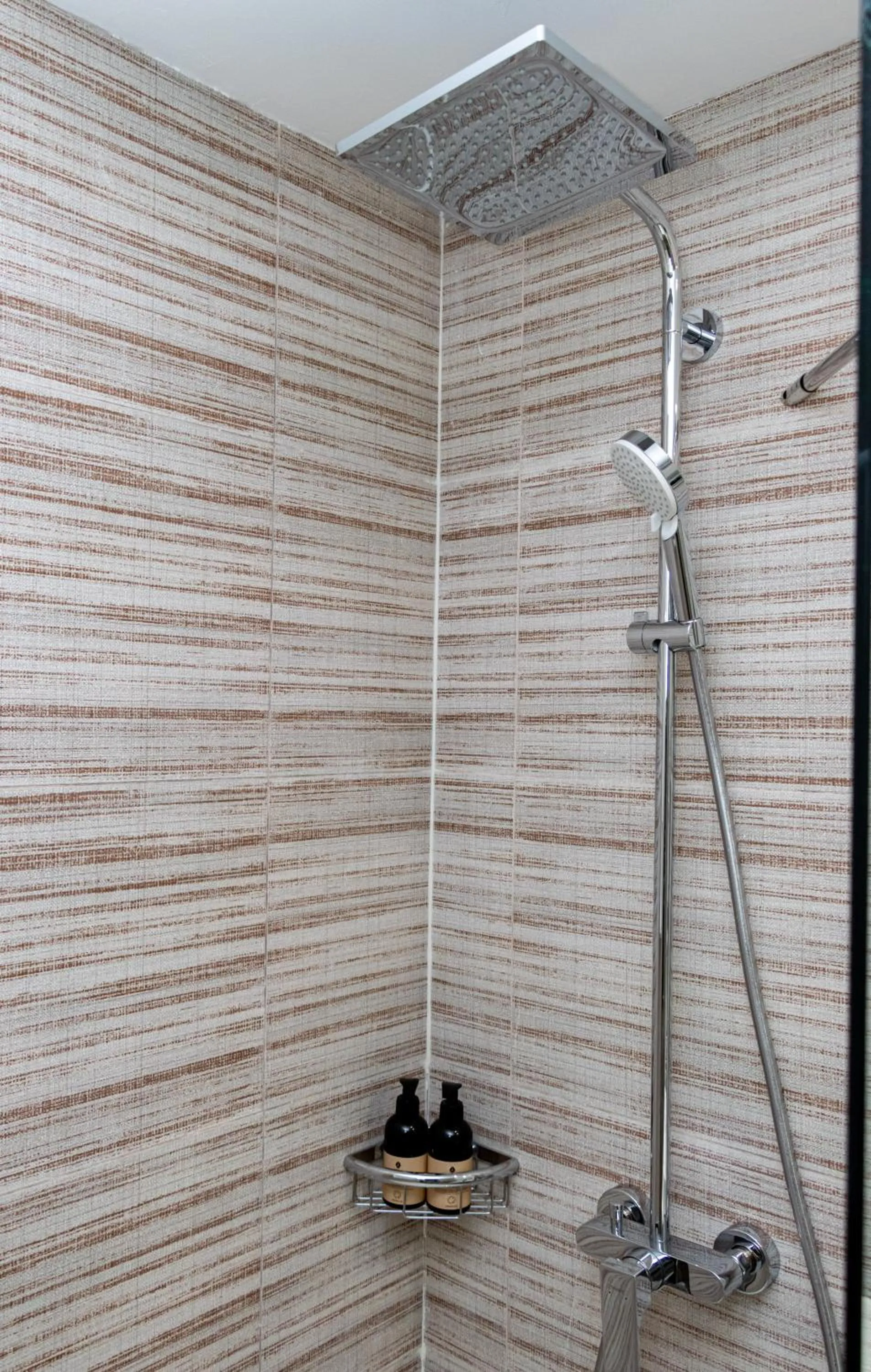 Shower in Azalaï Hôtel Ouagadougou