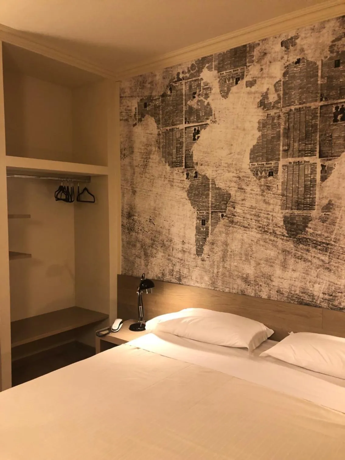 Bed in Albergo Tre Pozzi