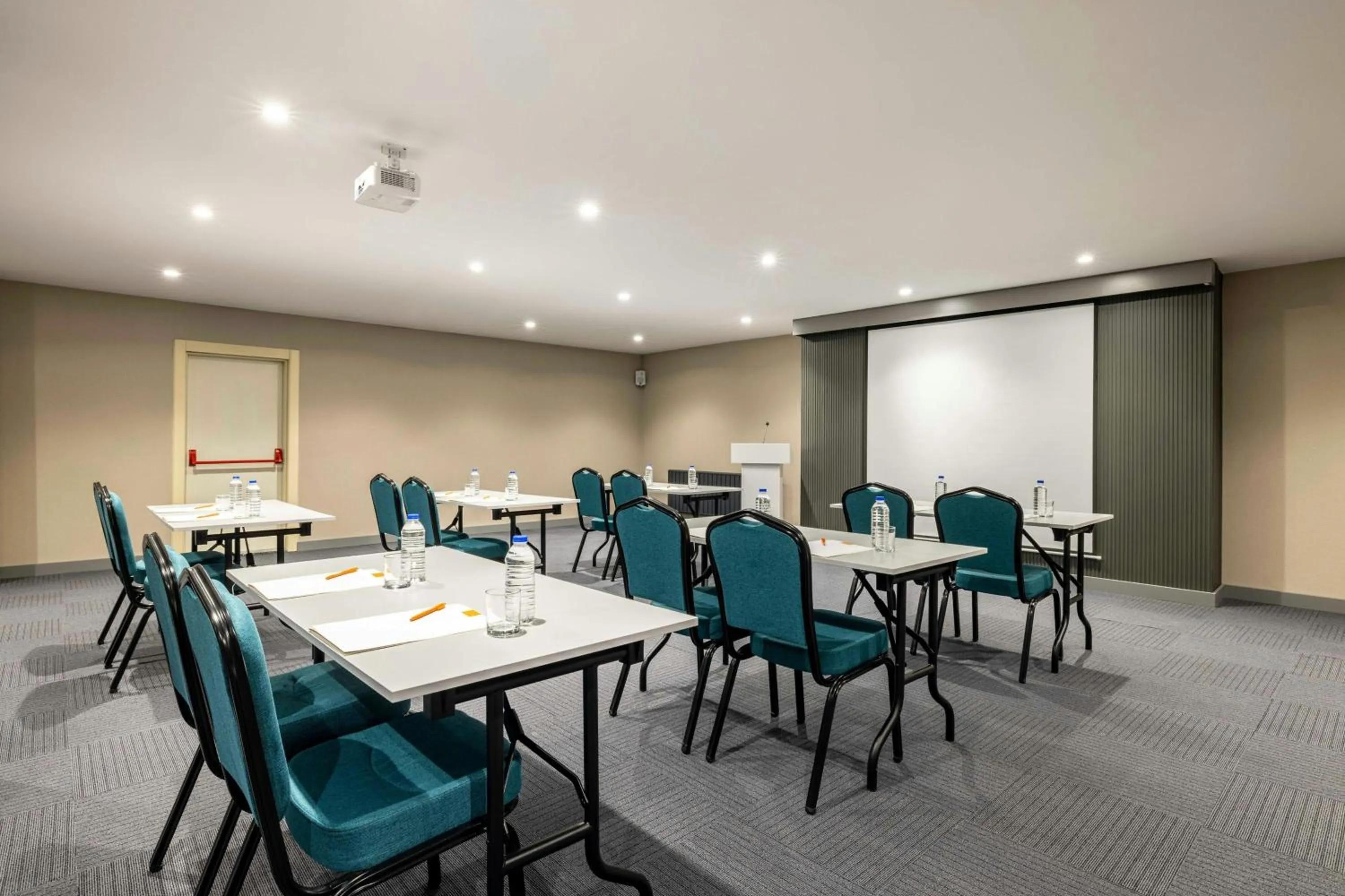 Meeting/conference room in Four Points Flex by Sheraton Ankara Cukurambar