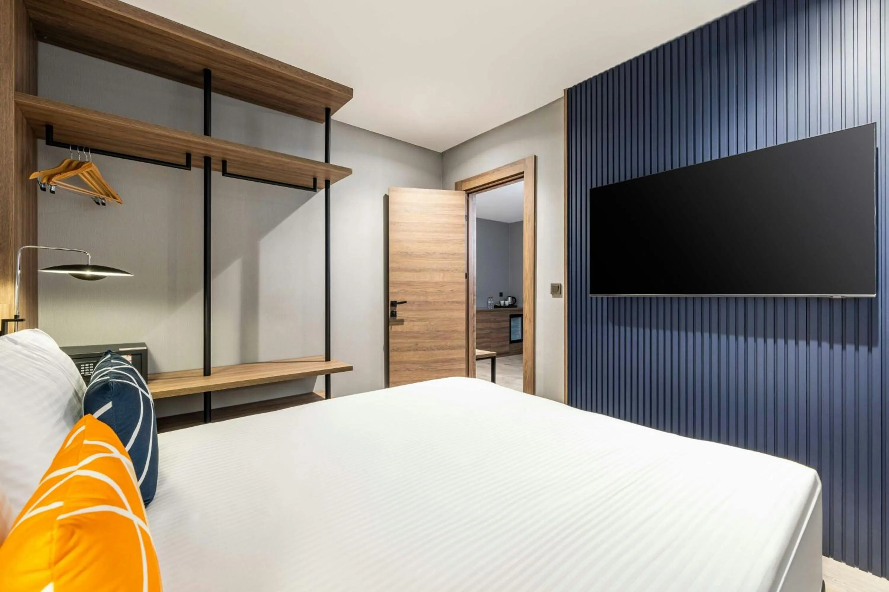 Bedroom, Bed in Four Points Flex by Sheraton Ankara Cukurambar