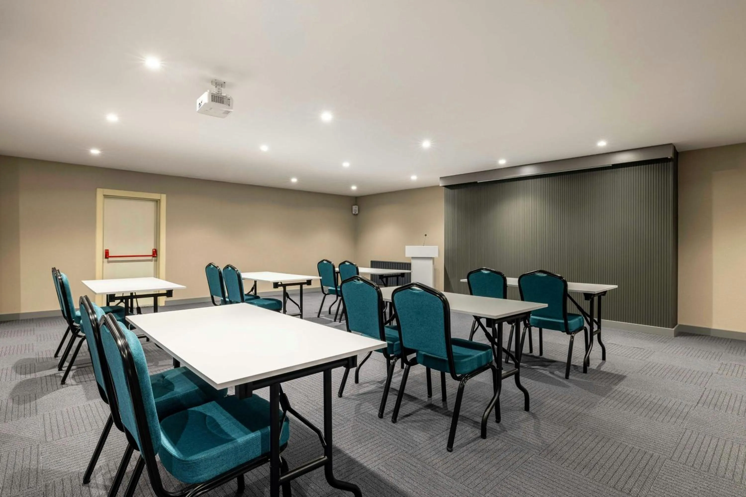 Meeting/conference room in Four Points Flex by Sheraton Ankara Cukurambar