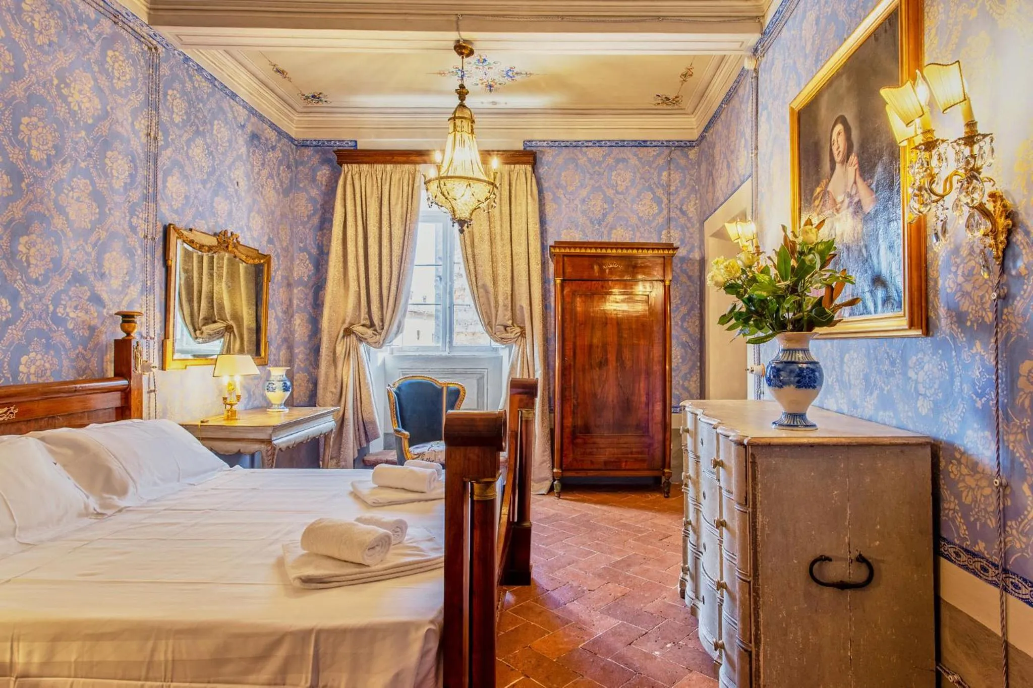 Bed in Palazzo Nobile di San Donato - Historic Experience