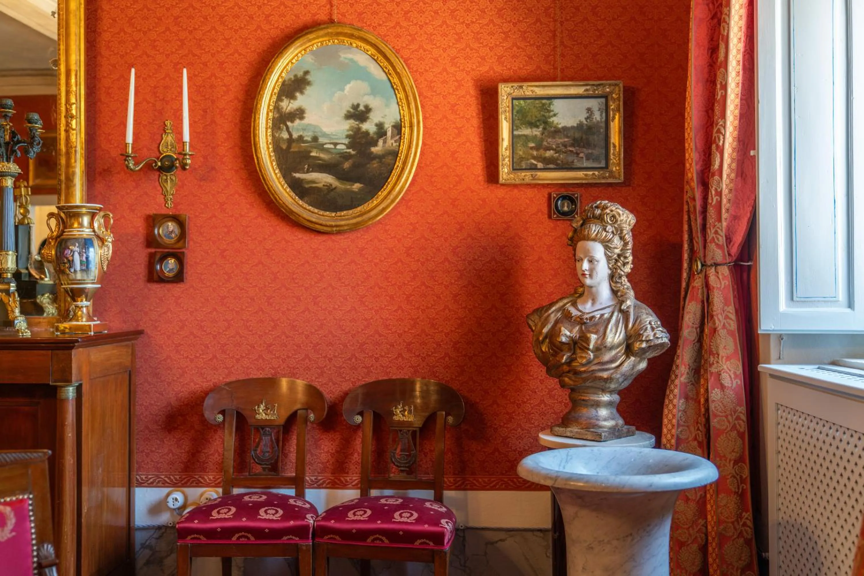 Decorative detail in Palazzo Nobile di San Donato - Historic Experience