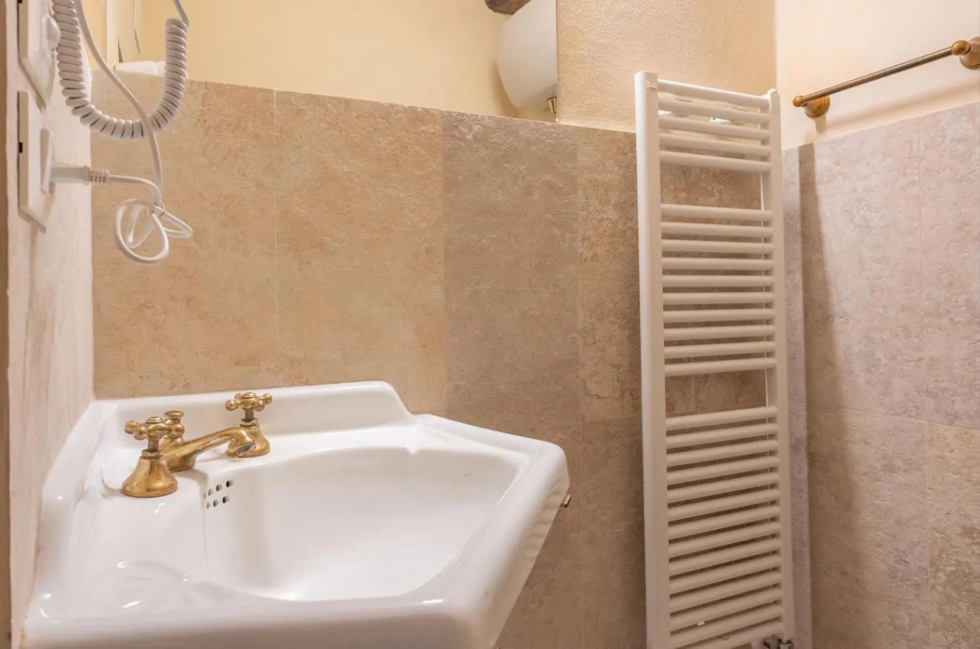 Bathroom in Palazzo Nobile di San Donato - Historic Experience