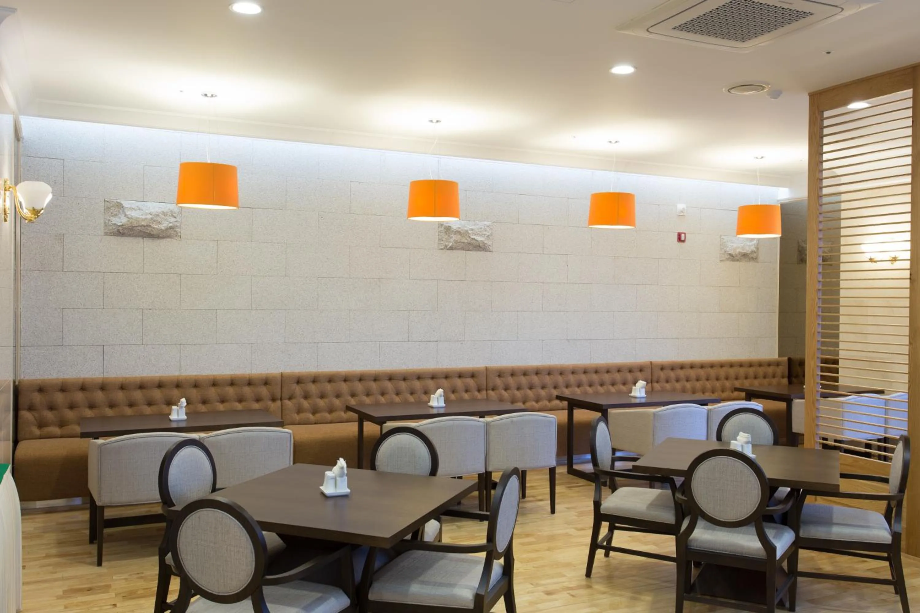 Lounge or bar in Fontana Beach Hotel