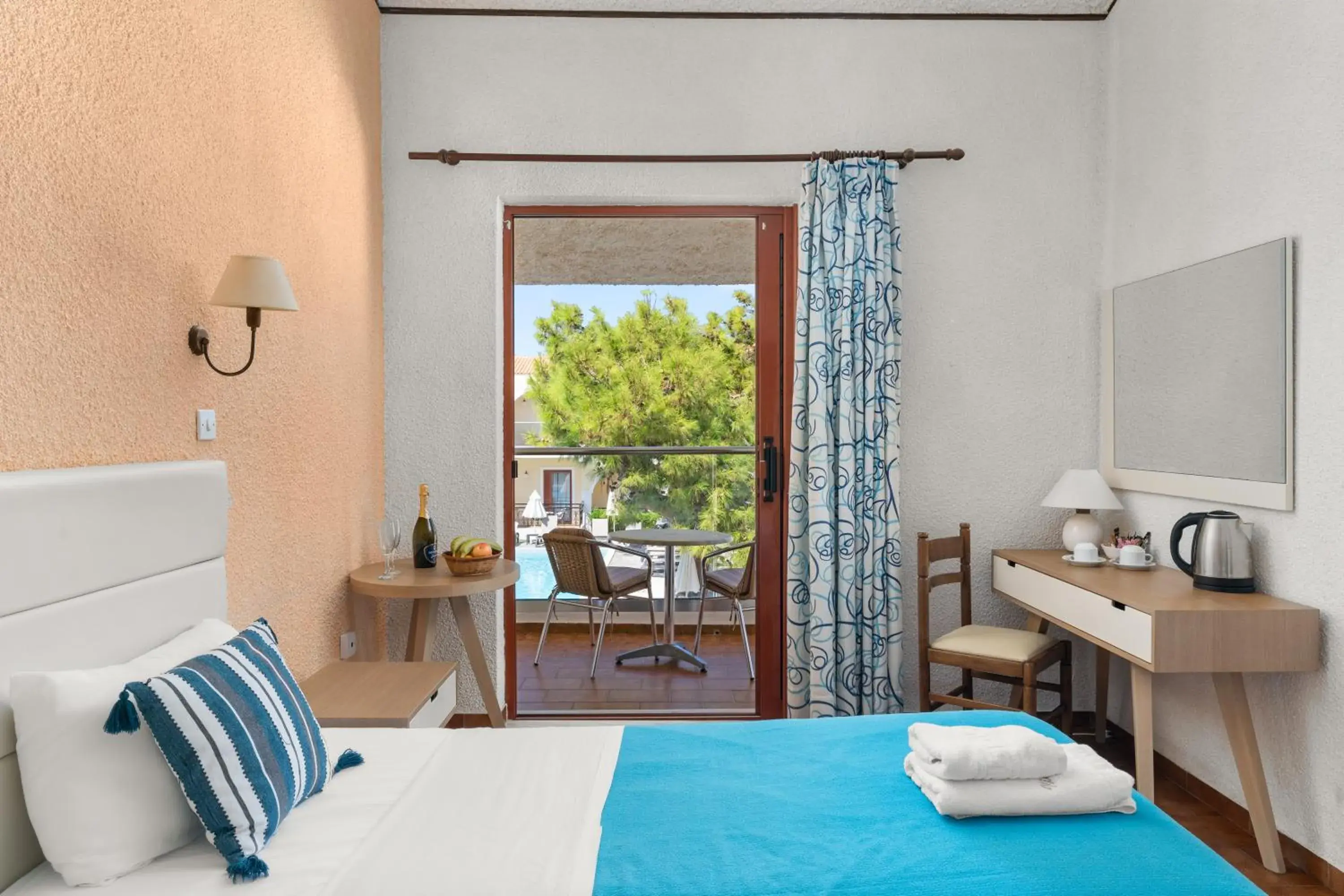 Budget Double Room in Iliessa Beach Hotel Budget Double Room in Iliessa Beach Hotel