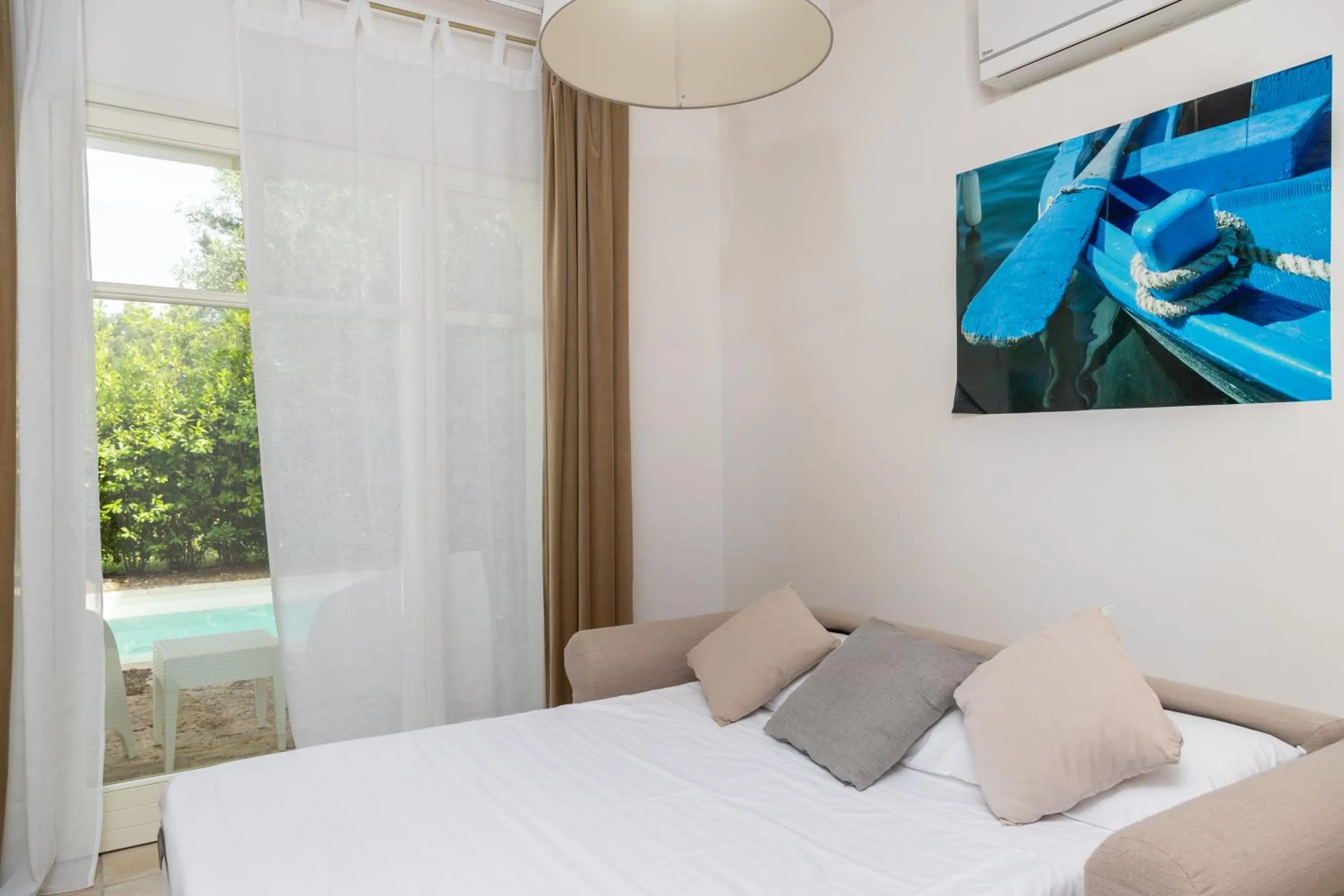 Bed in Apulia Hotel Baia dei Faraglioni Resort