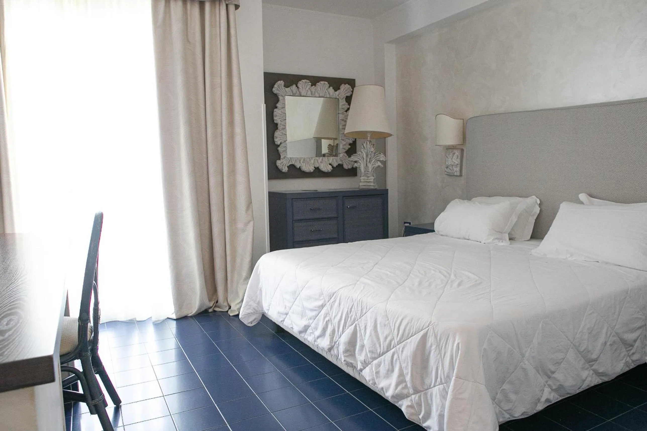 Bed in Apulia Hotel Baia dei Faraglioni Resort