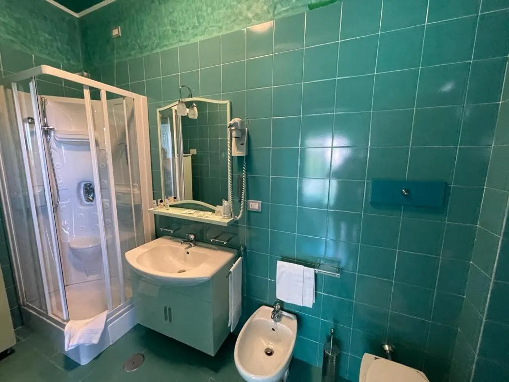 Bathroom in AH Premium Baia dei Faraglioni