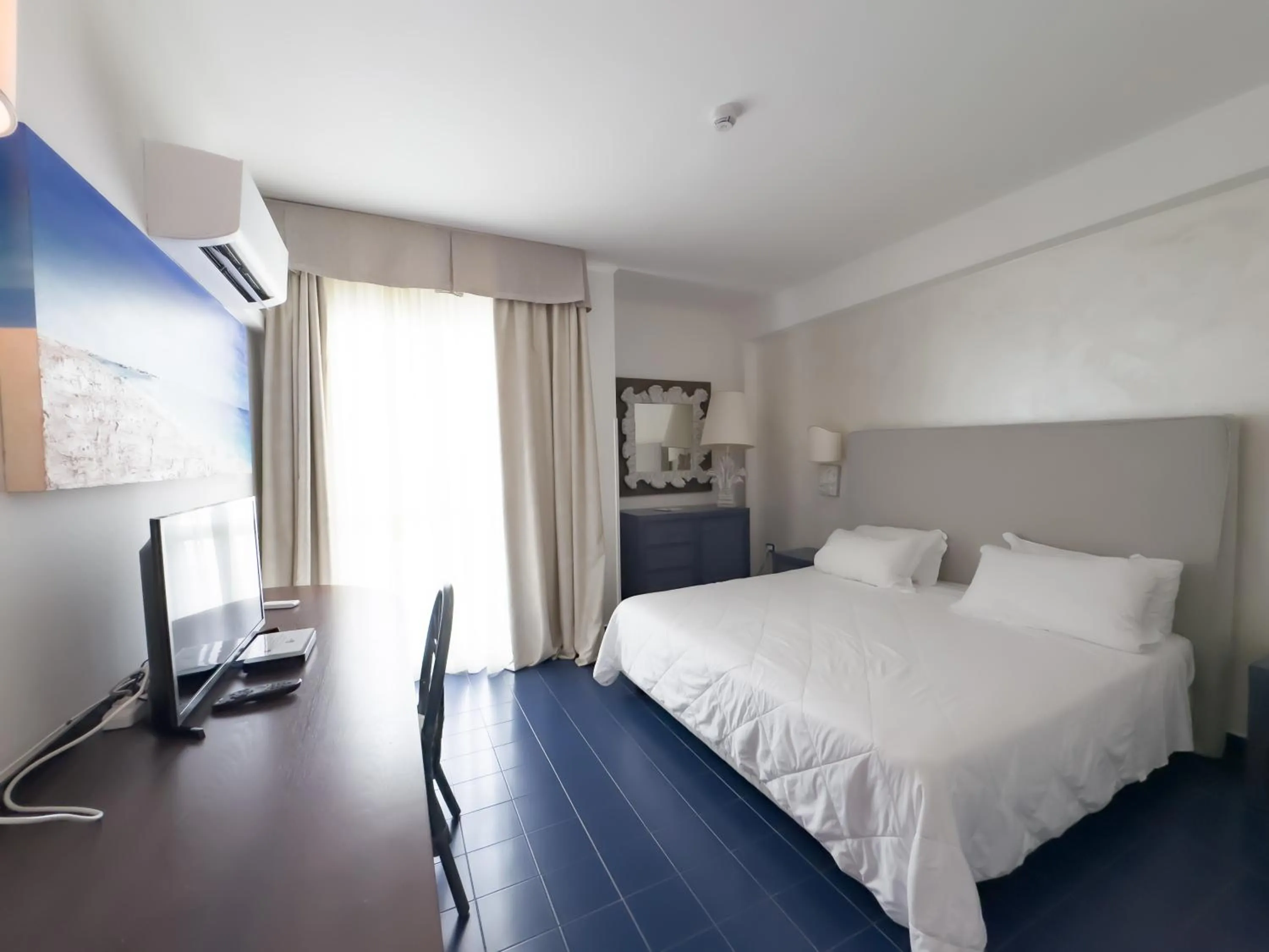 Bed in Apulia Hotel Baia dei Faraglioni Resort