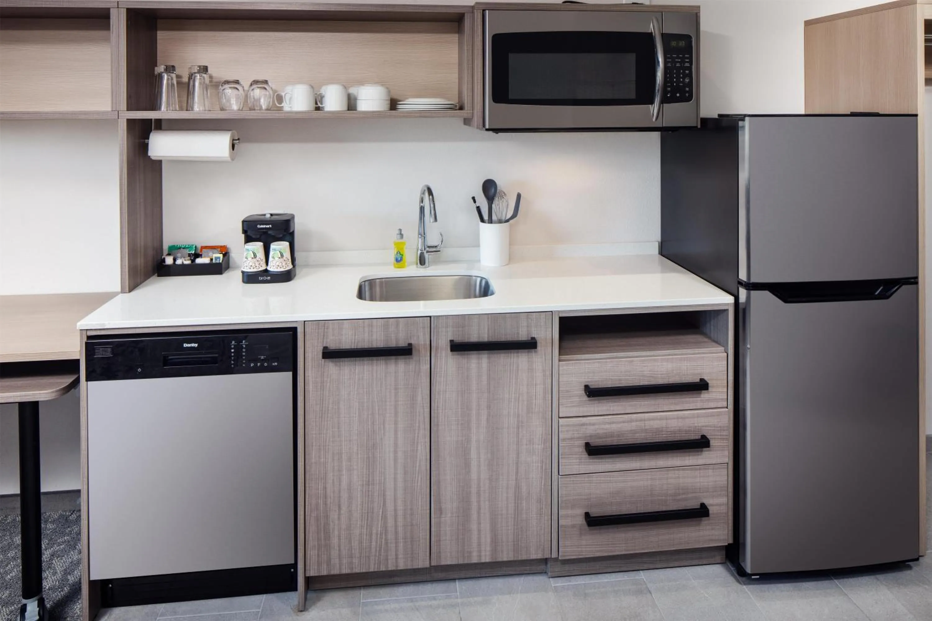 Kitchen or kitchenette in Home2 Suites By Hilton Memphis Downtown