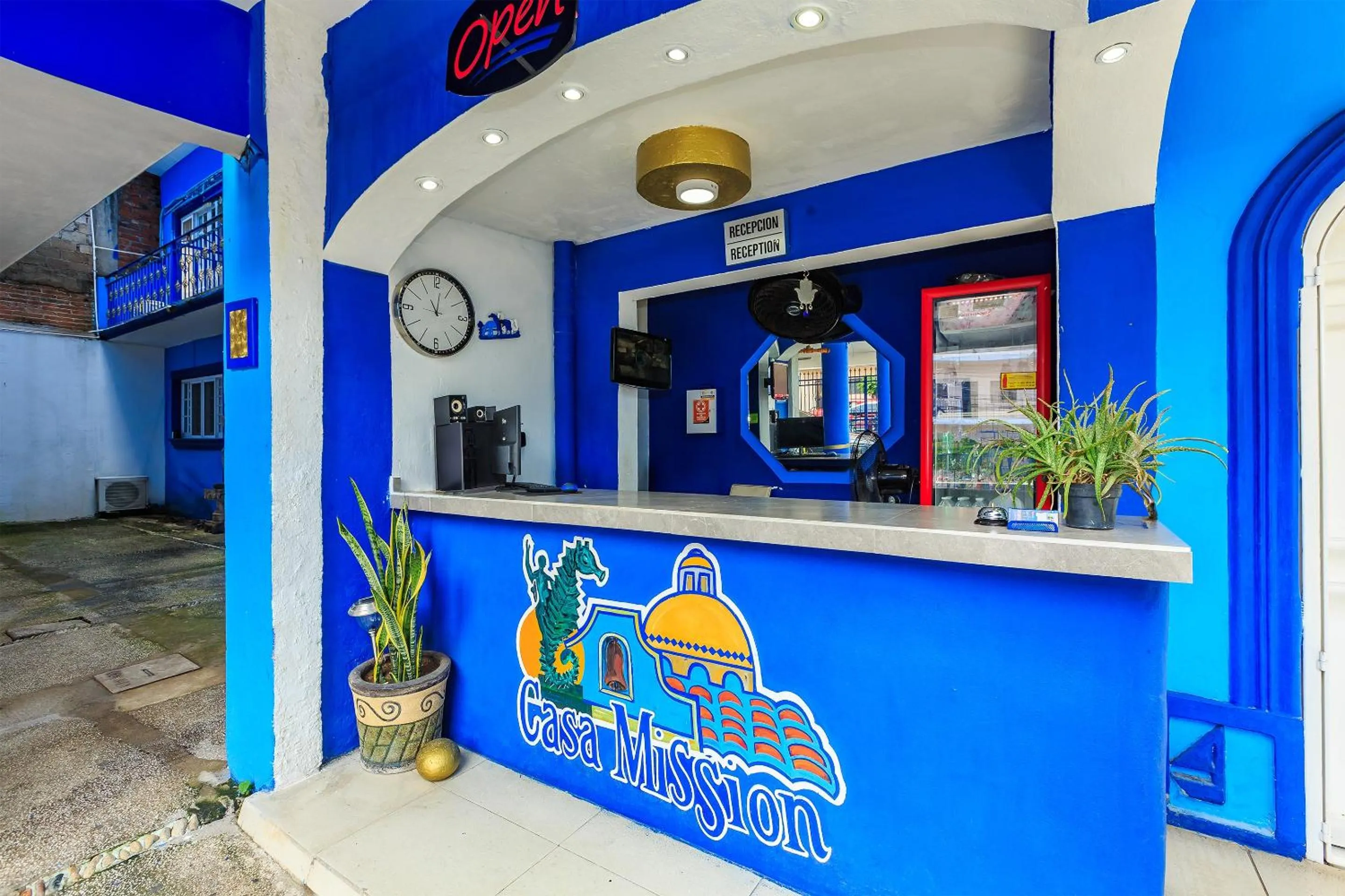 Lobby or reception in OYO Casa Mission