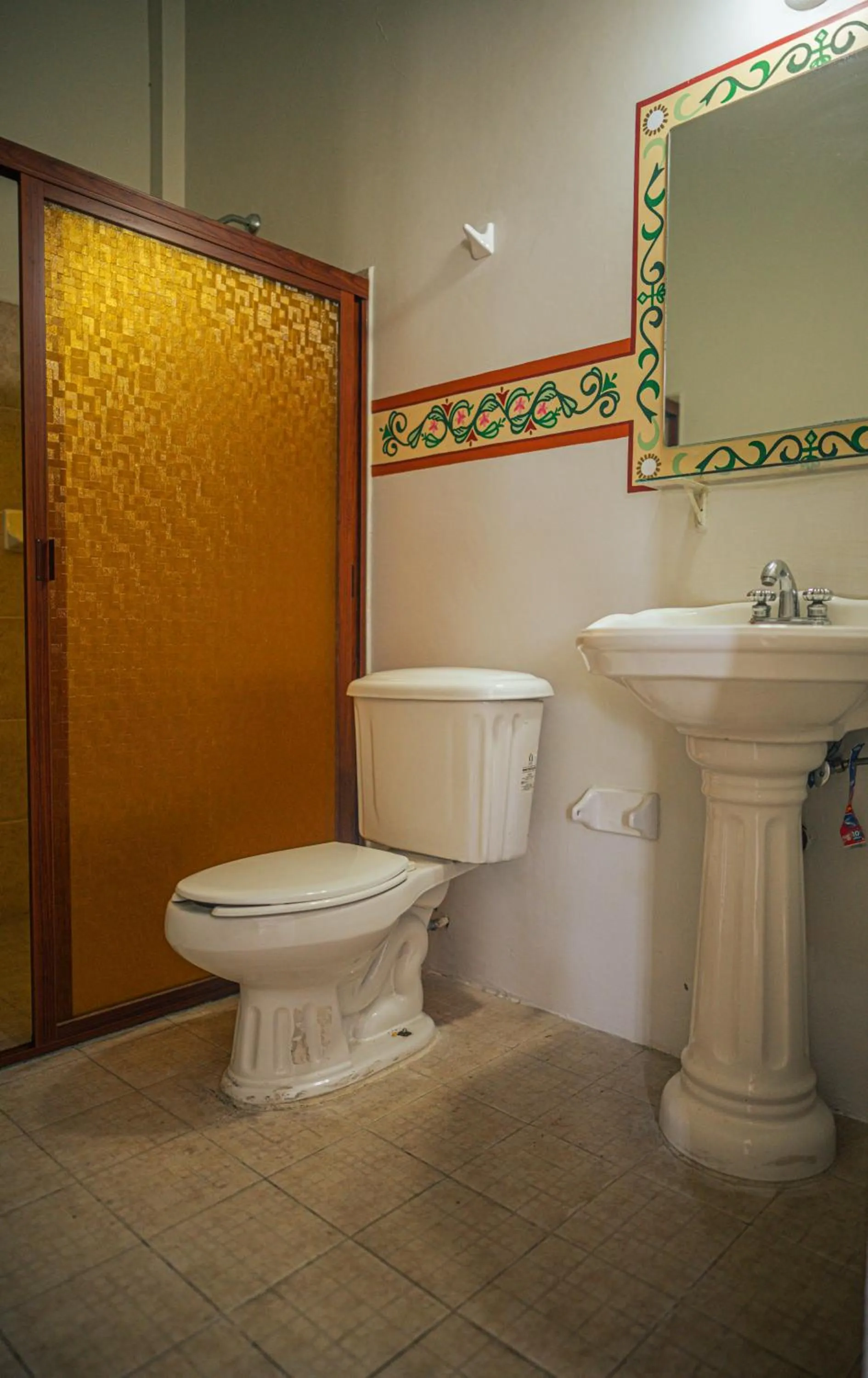 Toilet in Hotel Montecillo