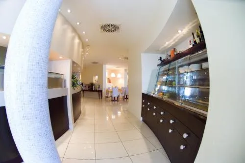 Restaurant/places to eat in Hotel Touring