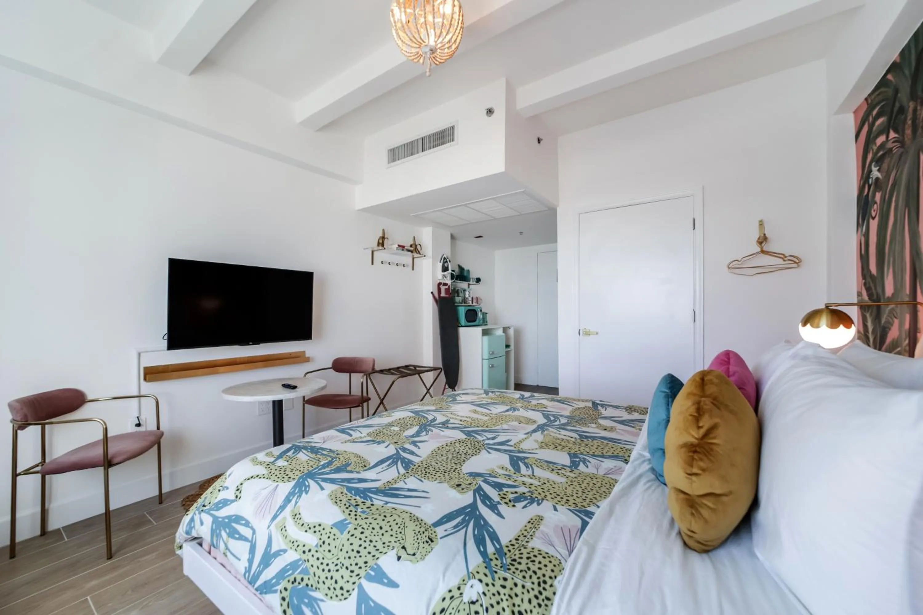 Communal lounge/ TV room in Ocean Spray Hotel