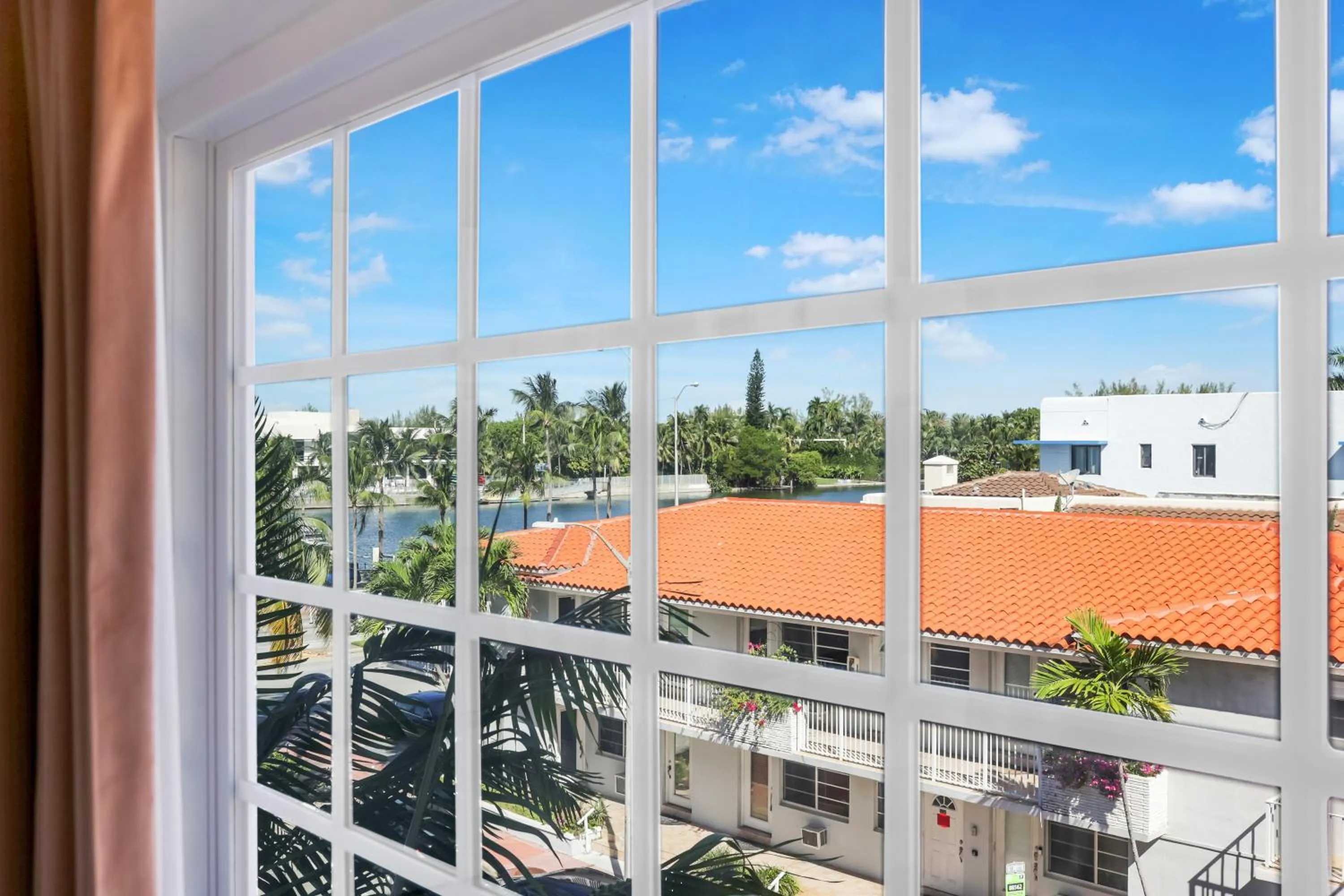 Day in Ocean Spray Hotel