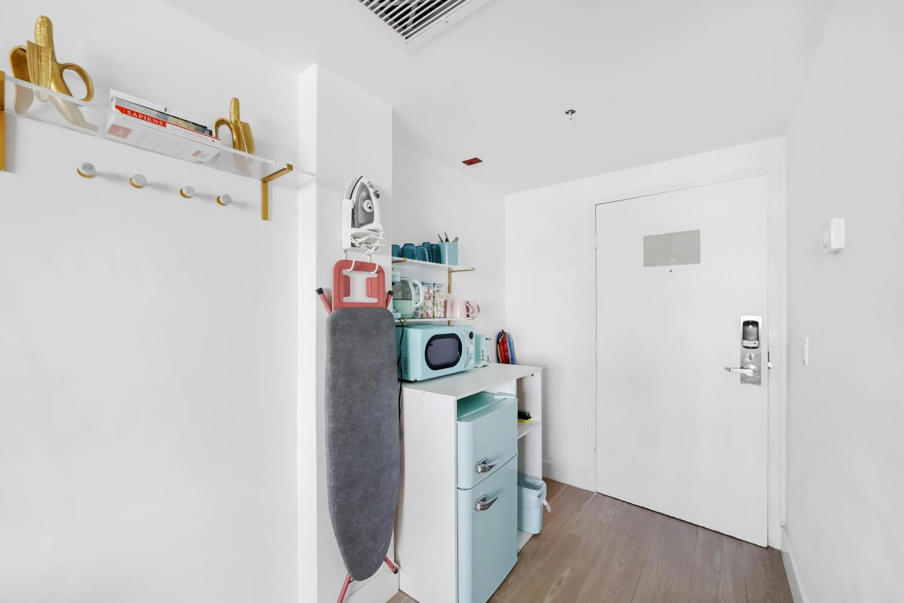 Kitchen or kitchenette in Ocean Spray Hotel