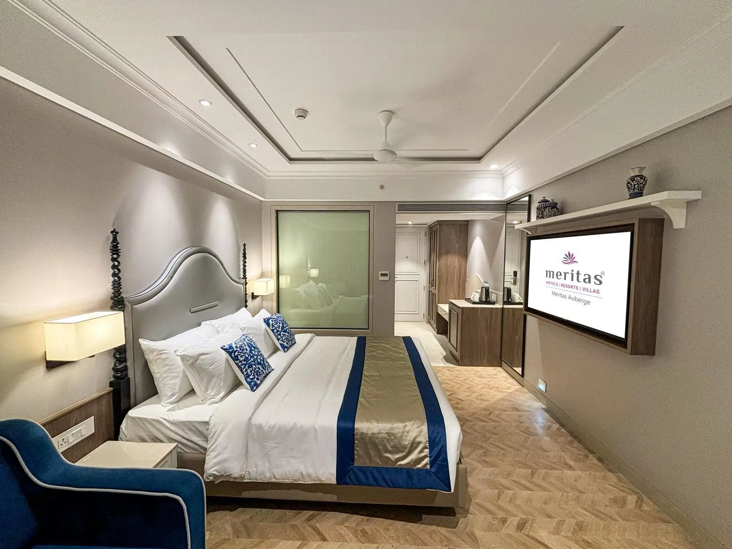 Communal lounge/ TV room, Bed in Meritas Auberge Calangute Goa