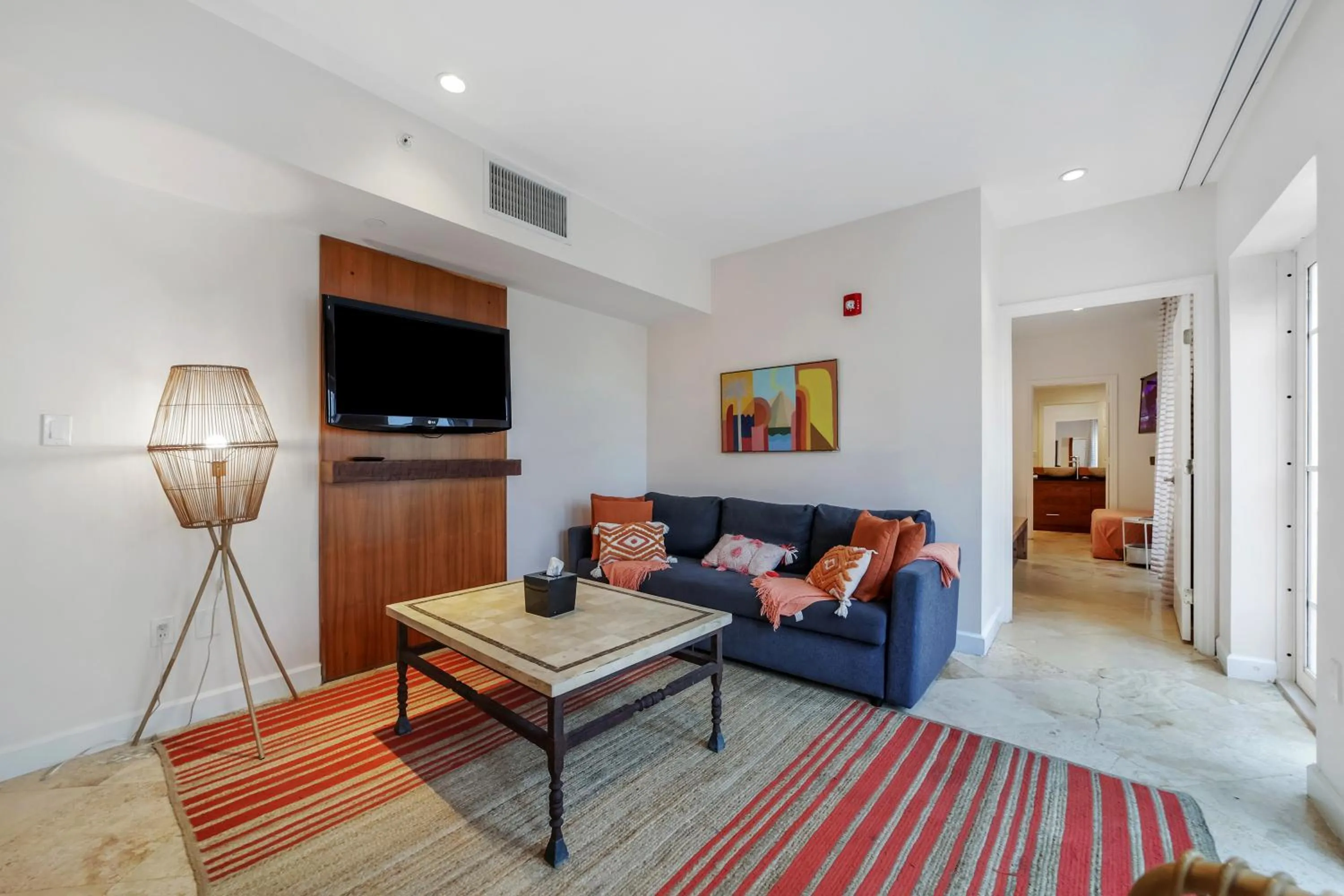 Communal lounge/ TV room in Casa Victoria Orchid Hotel