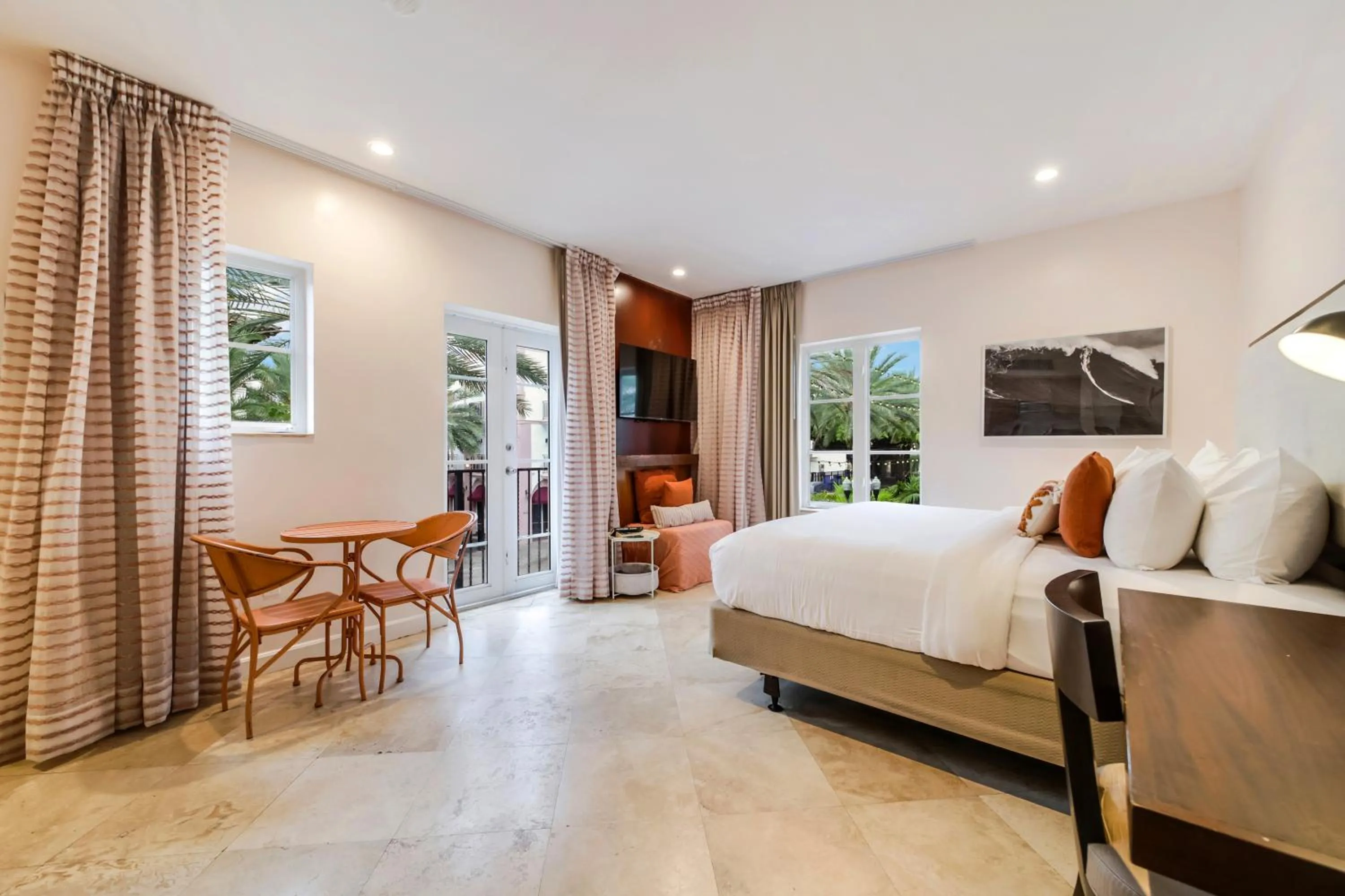 Bed in Casa Victoria Orchid Hotel