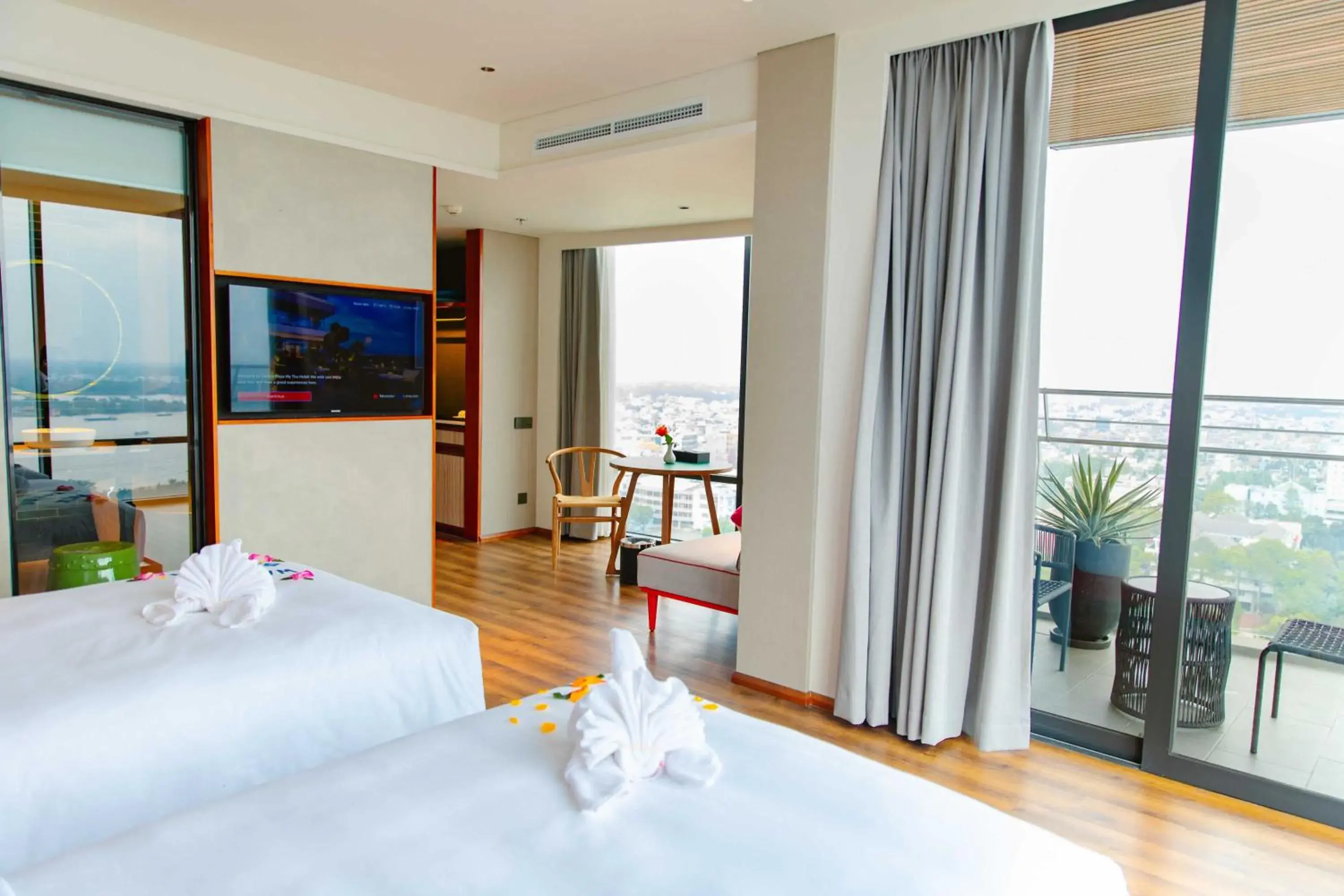 Suite with River View in CENTRAL PLAZA HOTEL - Mỹ Tho Suite with River View in CENTRAL PLAZA HOTEL - Mỹ Tho