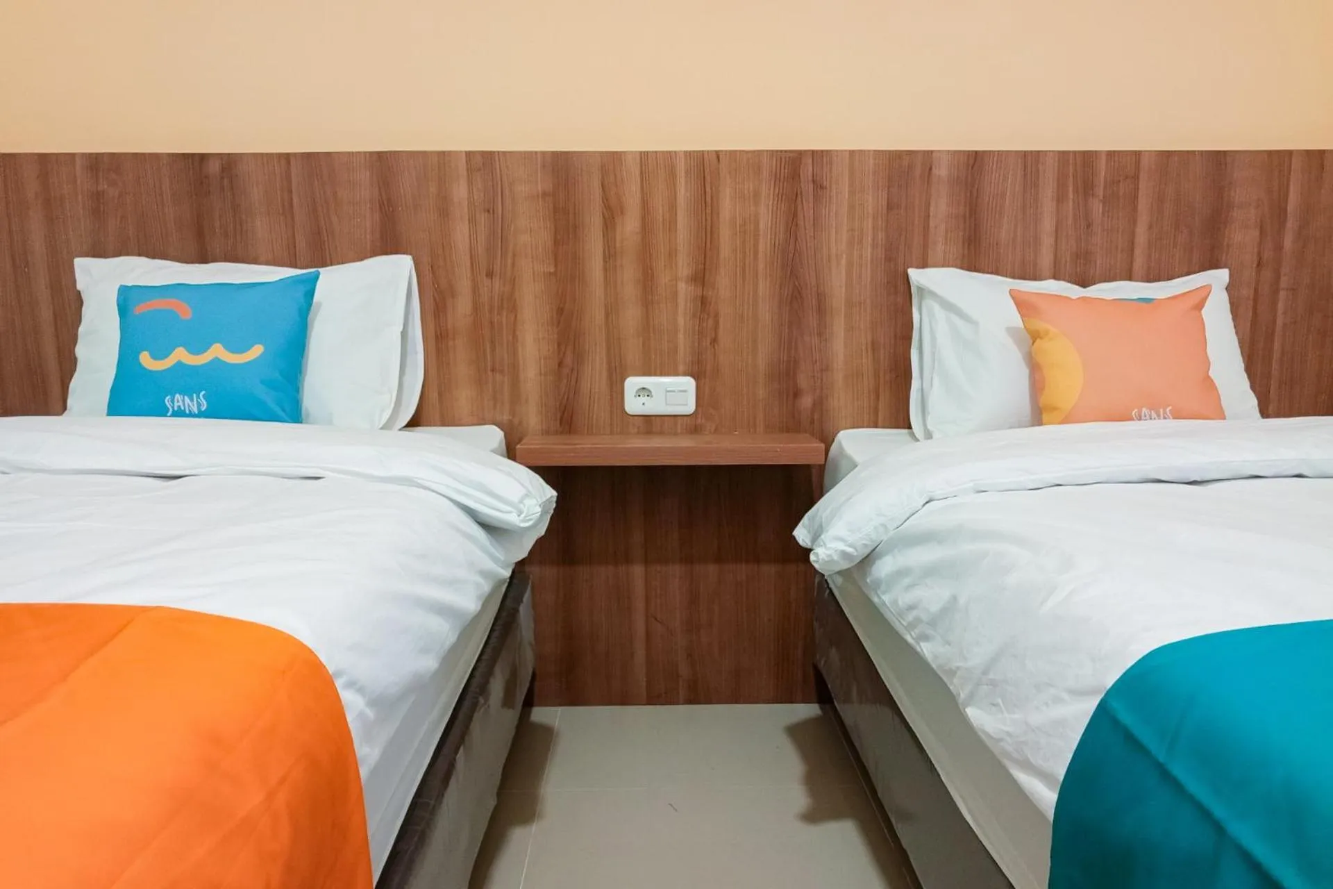 Superior Twin Room in Sans Max Living Tangerang
