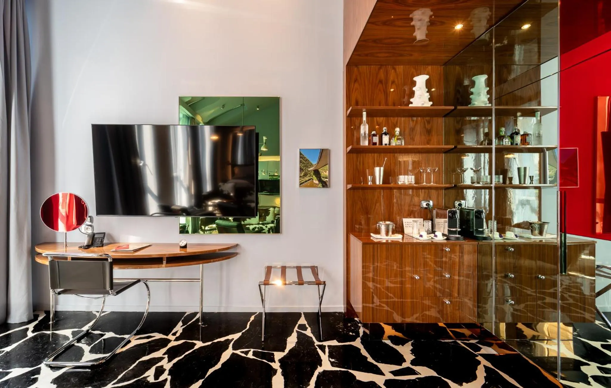 Seating area in Hotel Calimala Milano