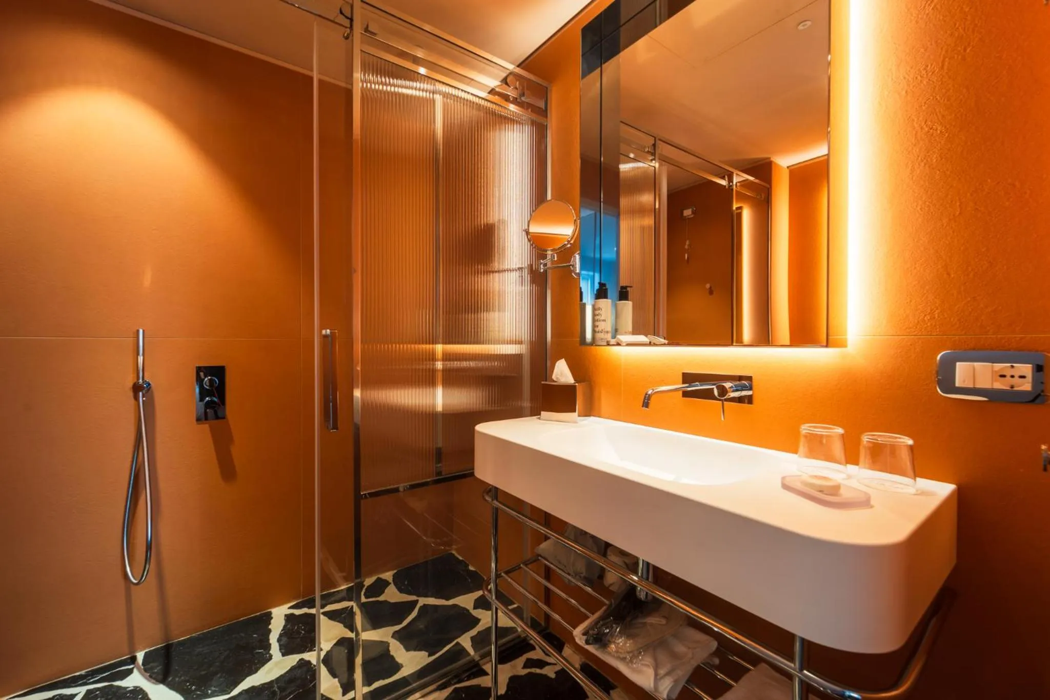 Shower in Hotel Calimala Milano