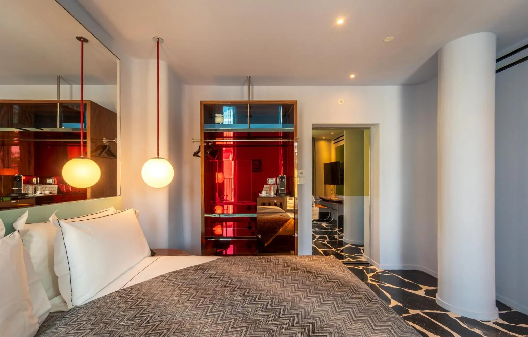 Photo of the whole room, Bed in Hotel Calimala Milano