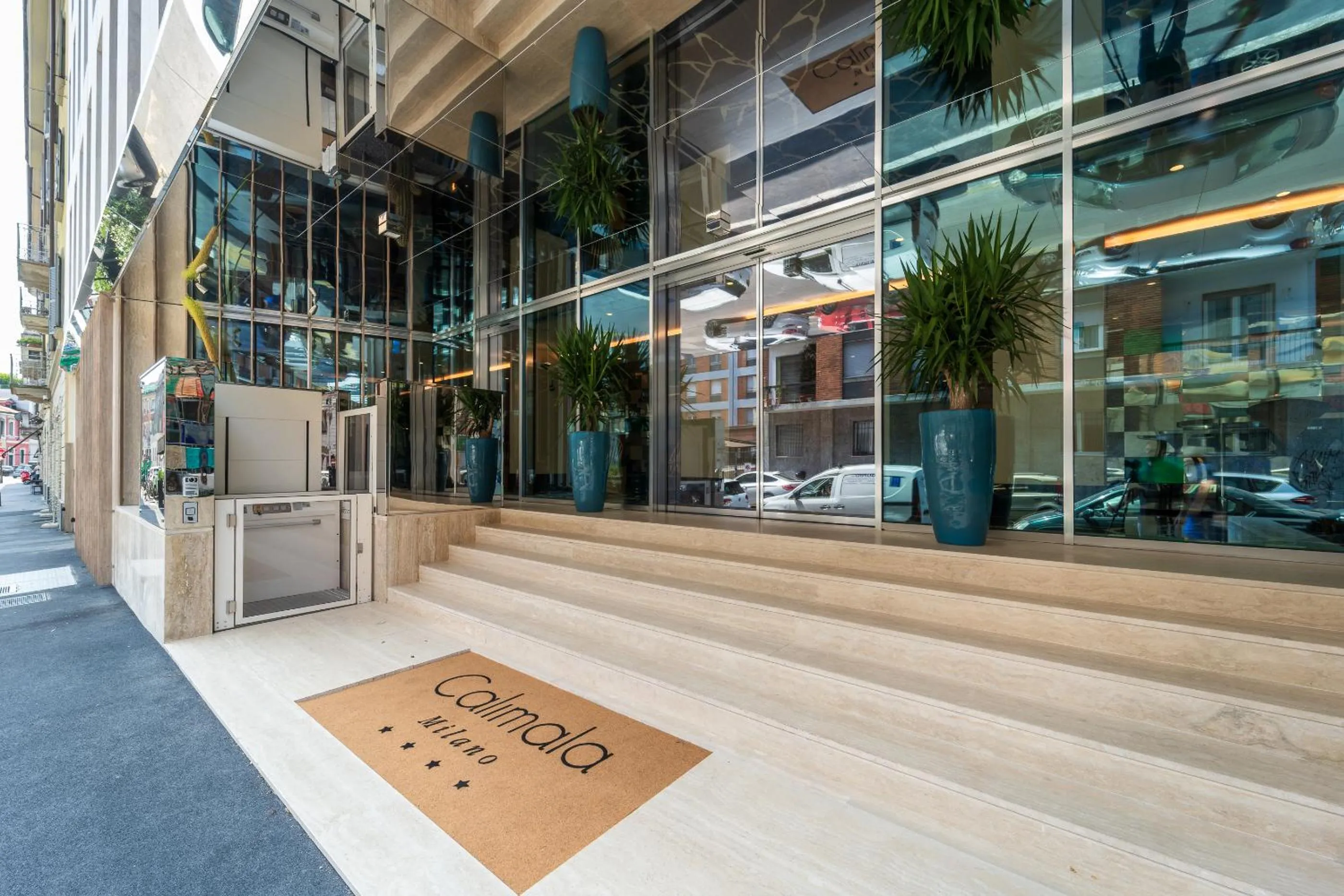 Facade/entrance in Hotel Calimala Milano