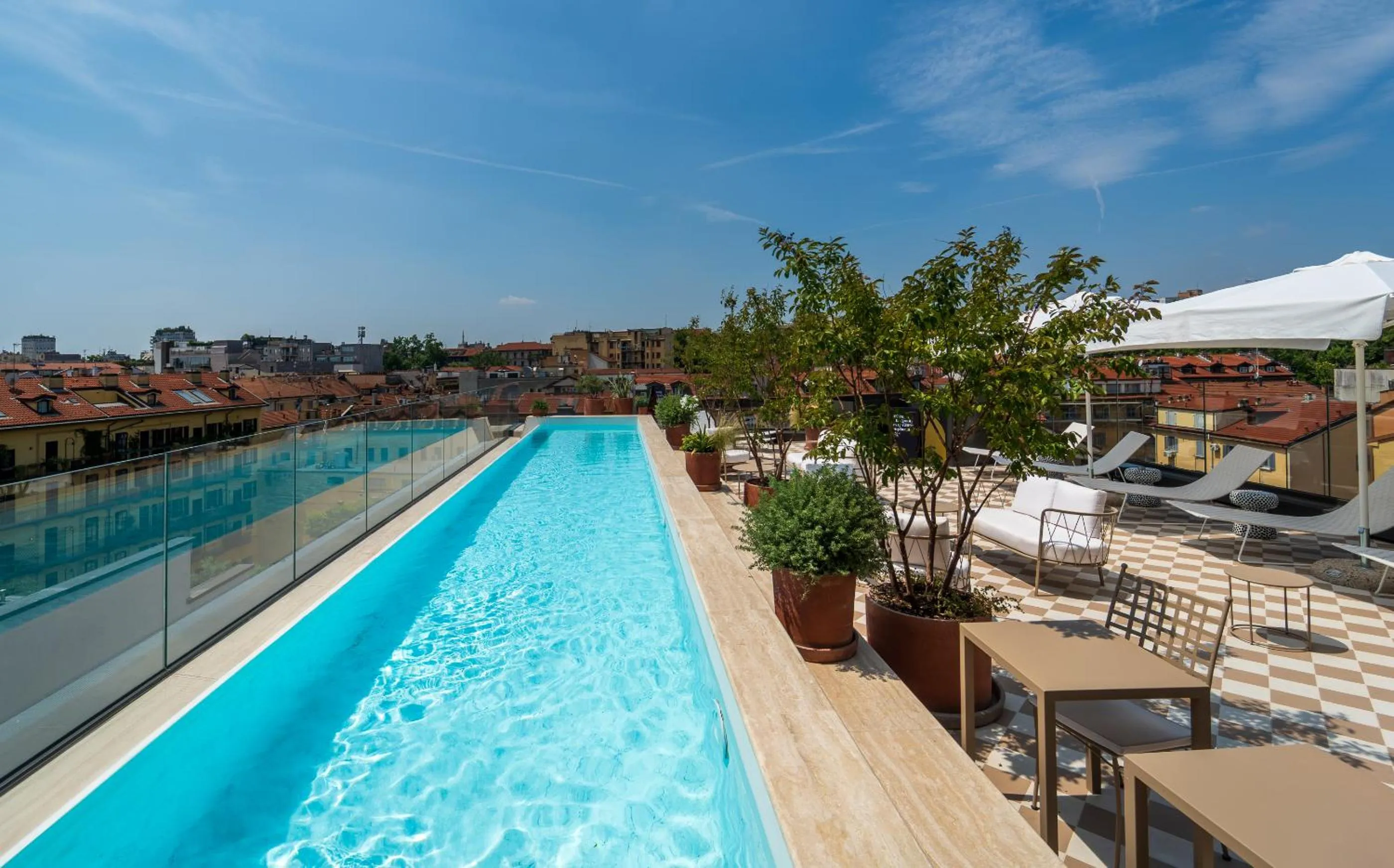 Swimming pool in Hotel Calimala Milano