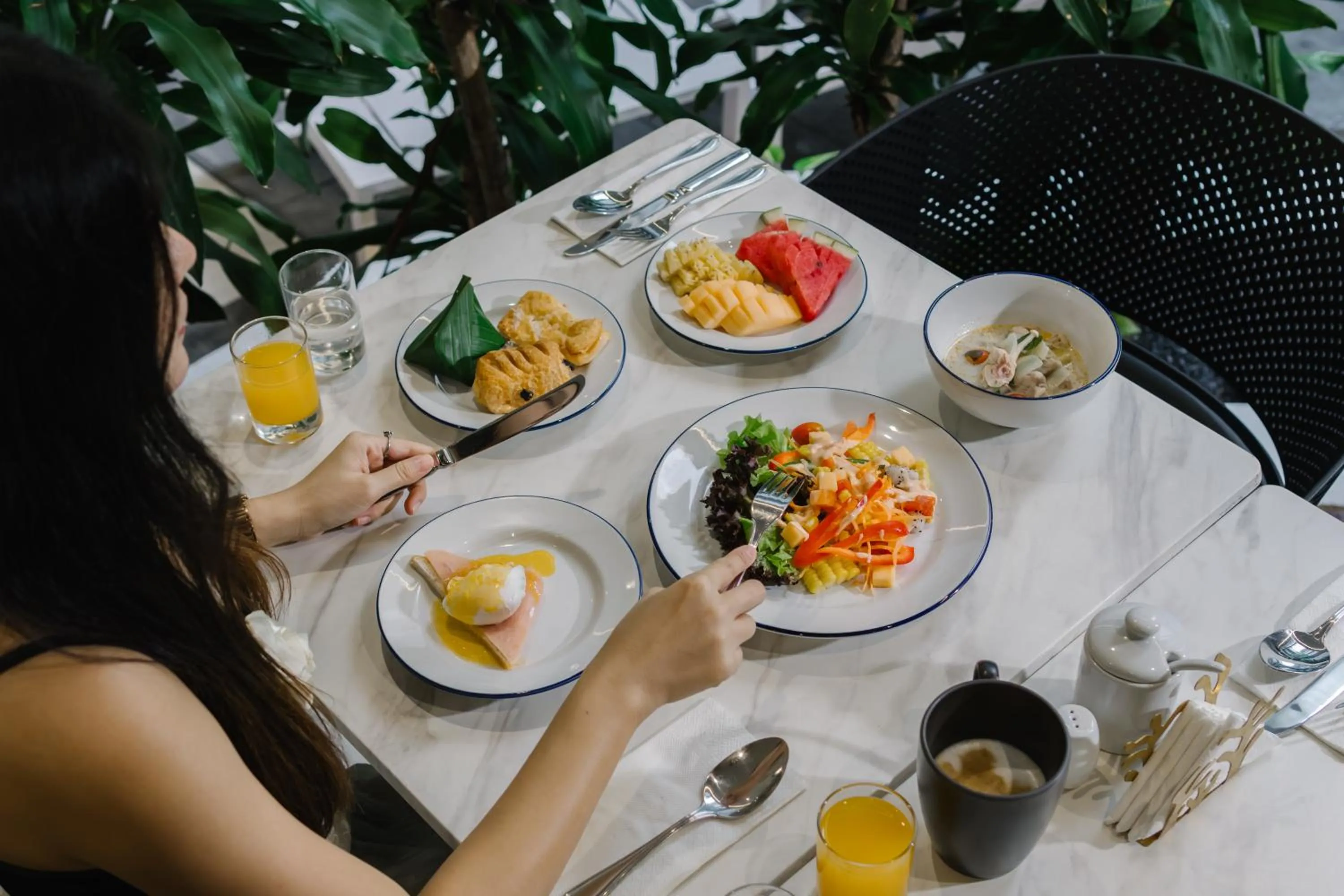 Restaurant/places to eat in Chalong Marina Bay View Phuket