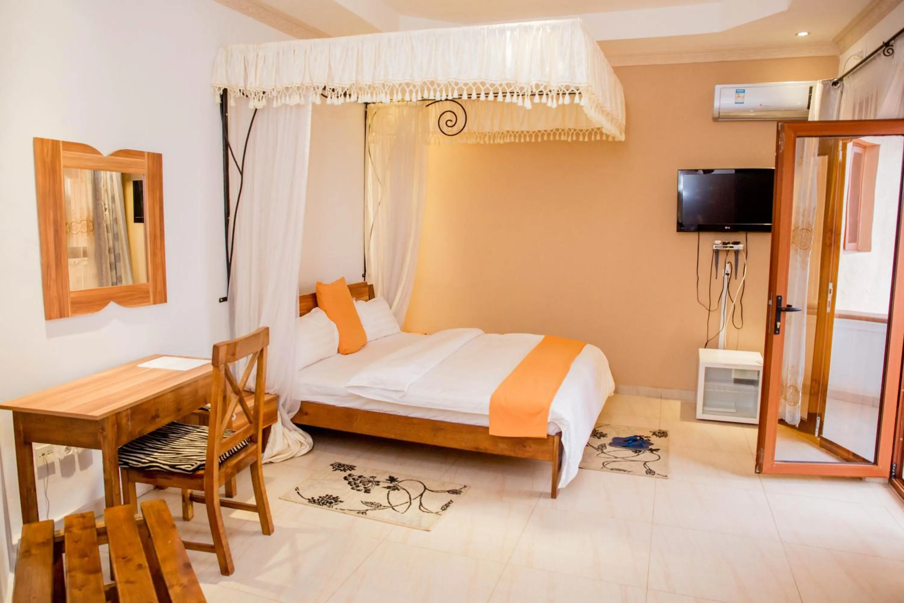 Bed in Mountain's View Hotel