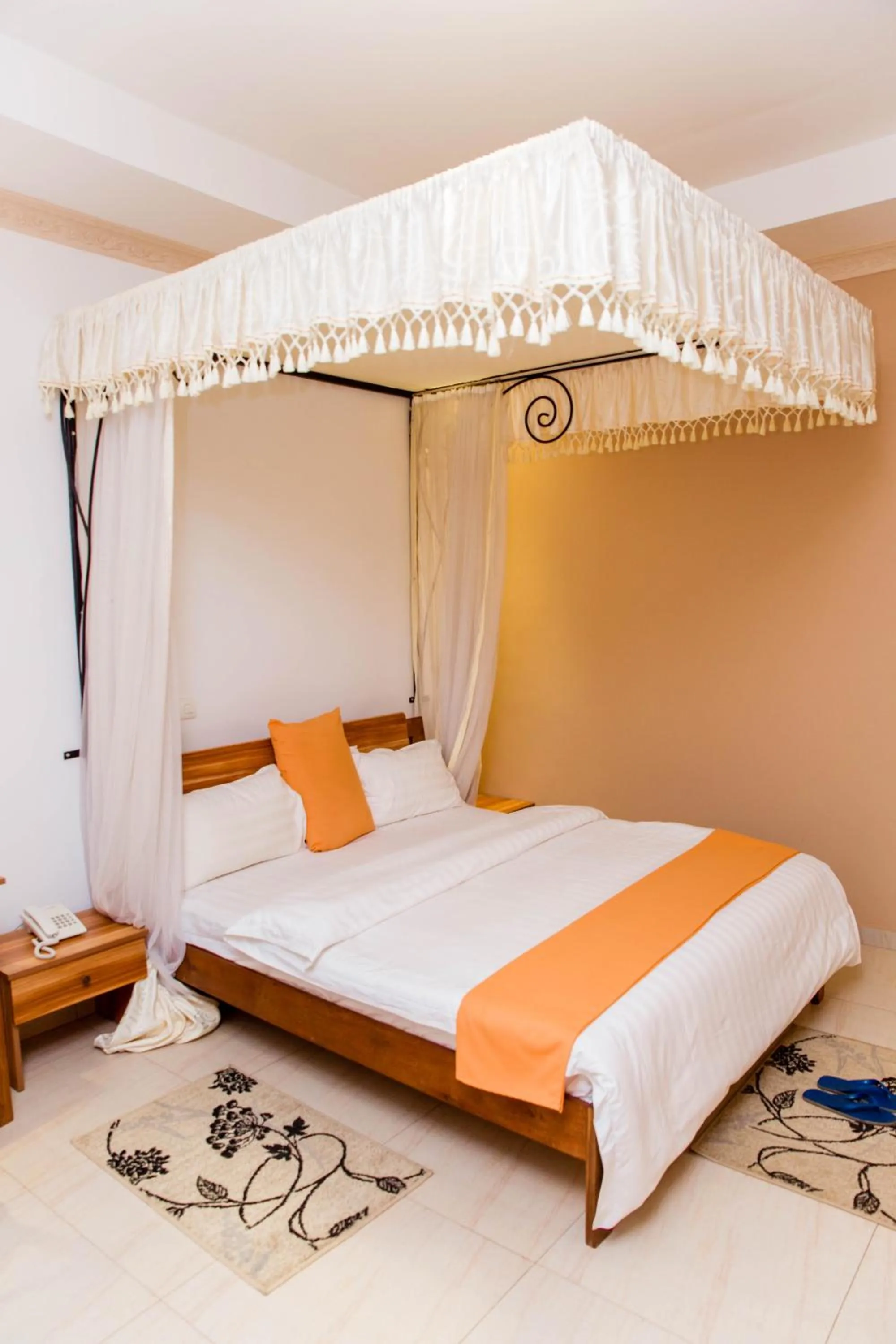 Bed in Mountain's View Hotel