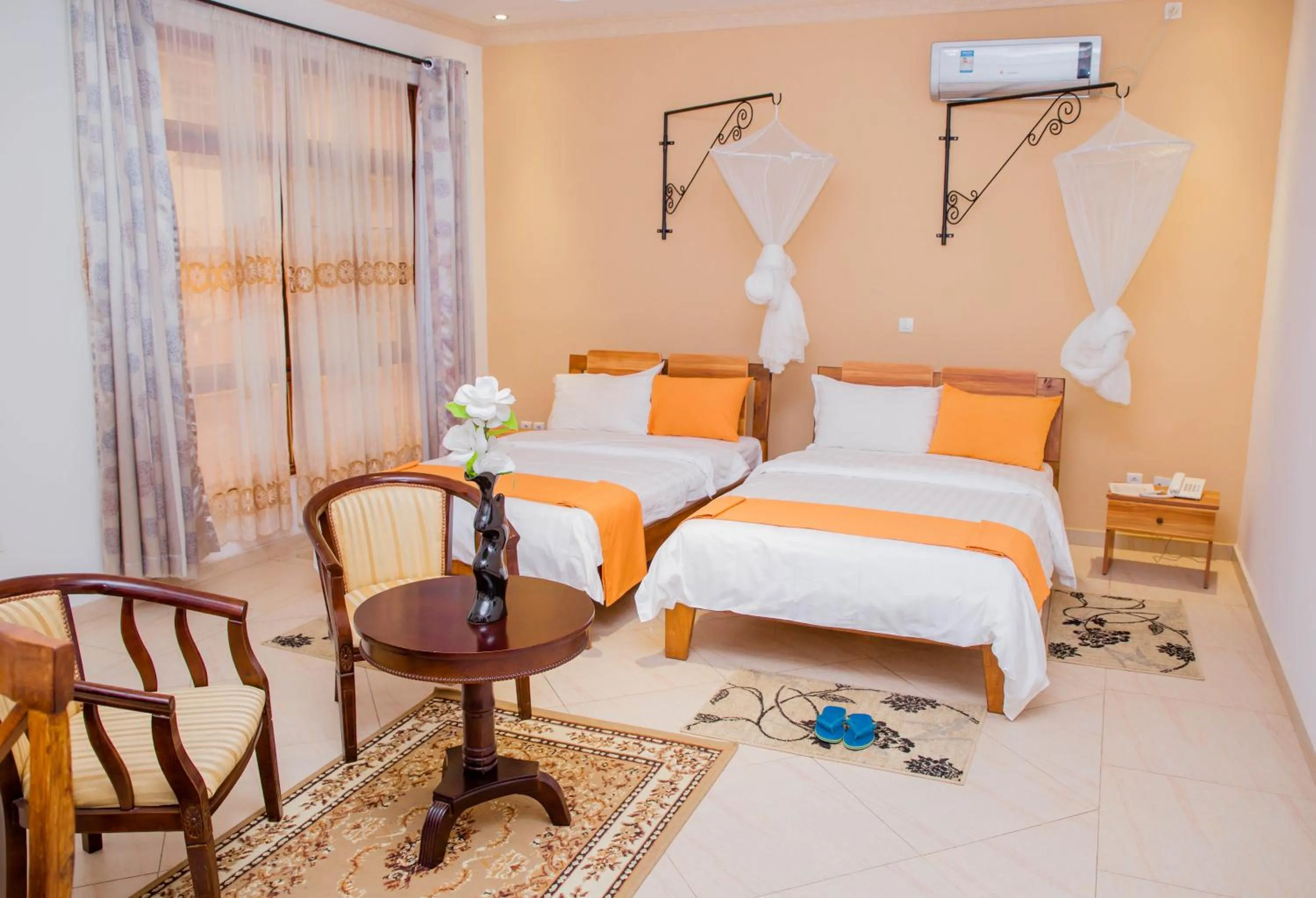 Bed in Mountain's View Hotel