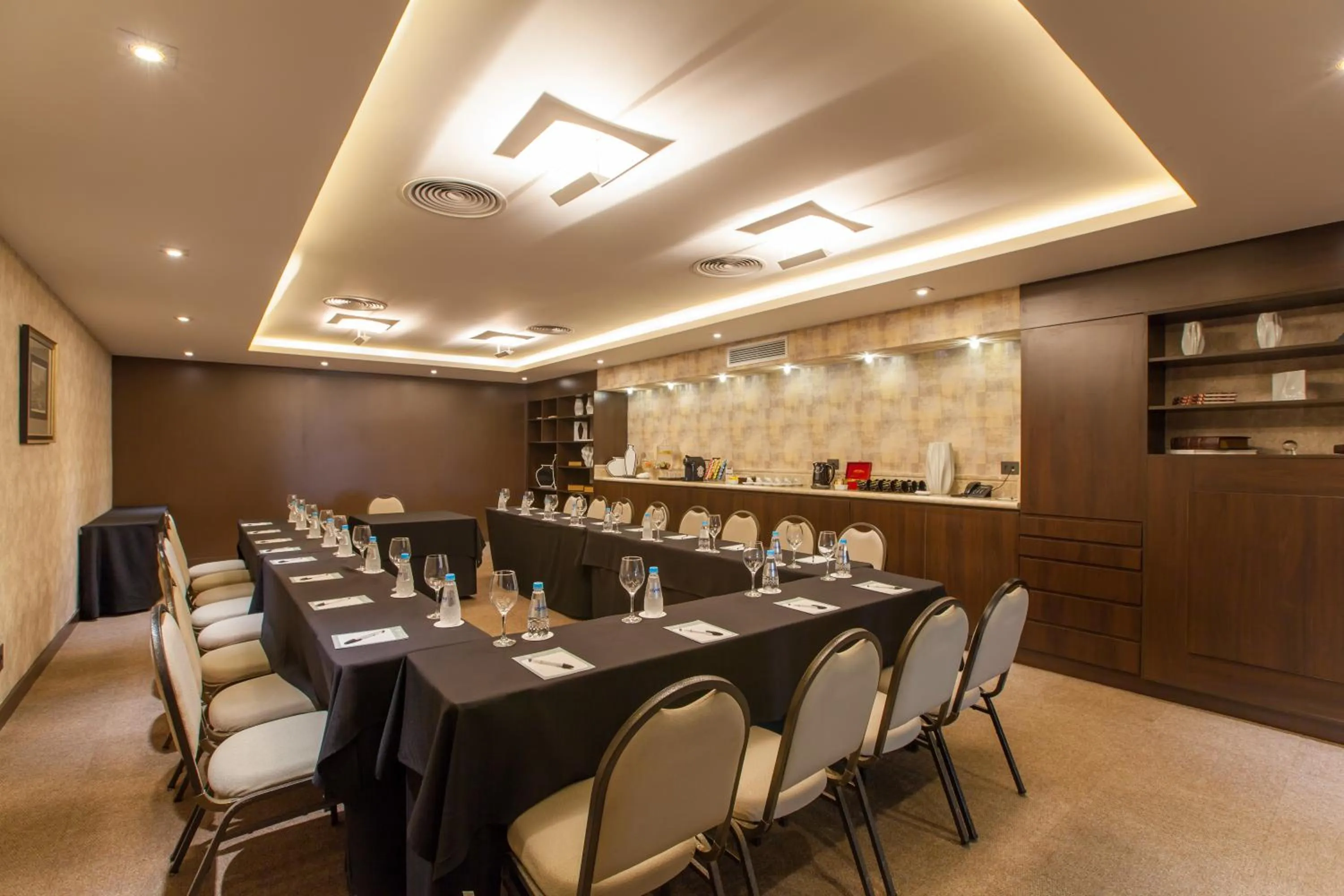 Banquet/Function facilities in Parque Balneário Hotel Santos by Castelo Itaipava