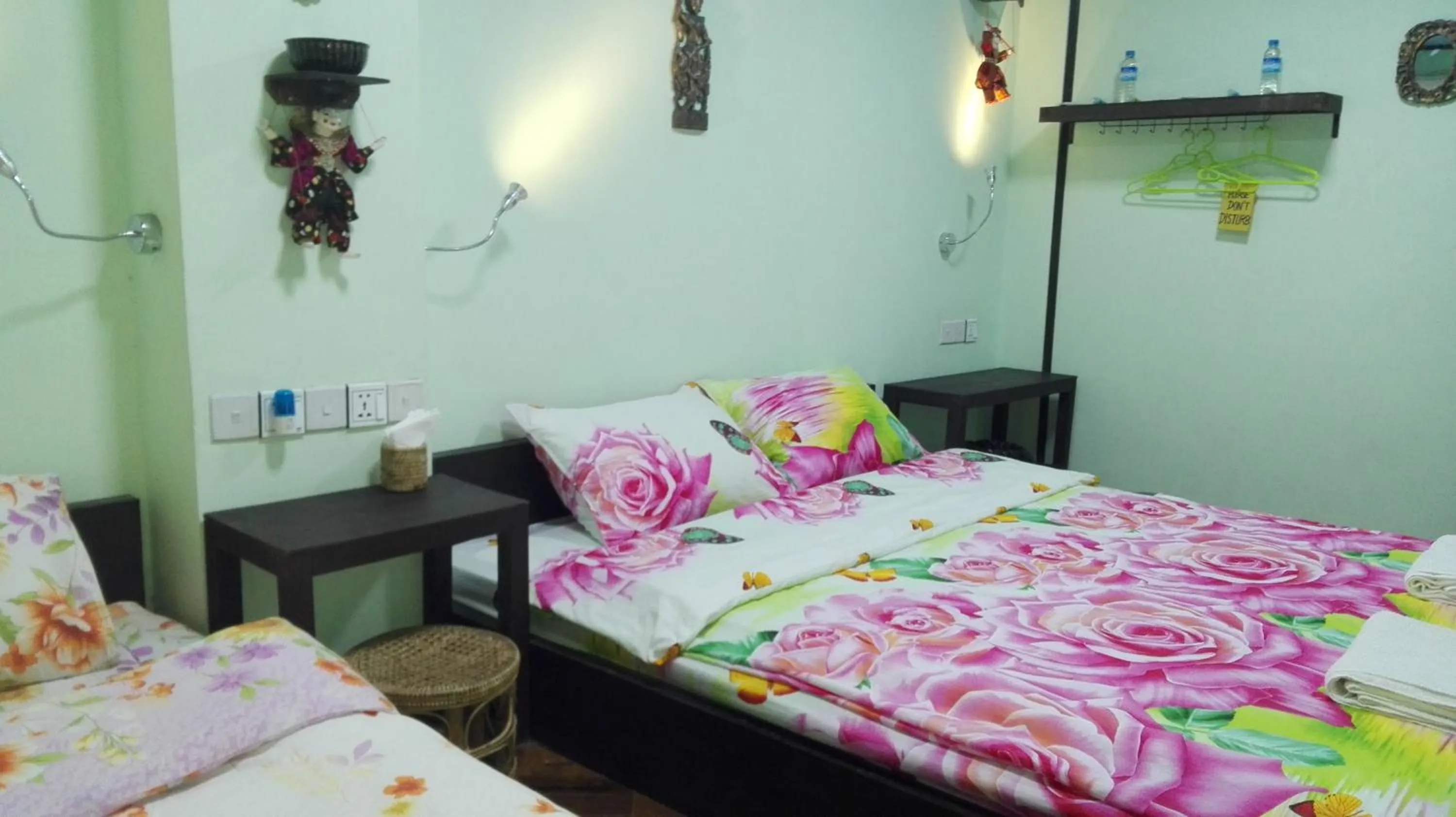 Family, Bed in Shannkalay Hostel