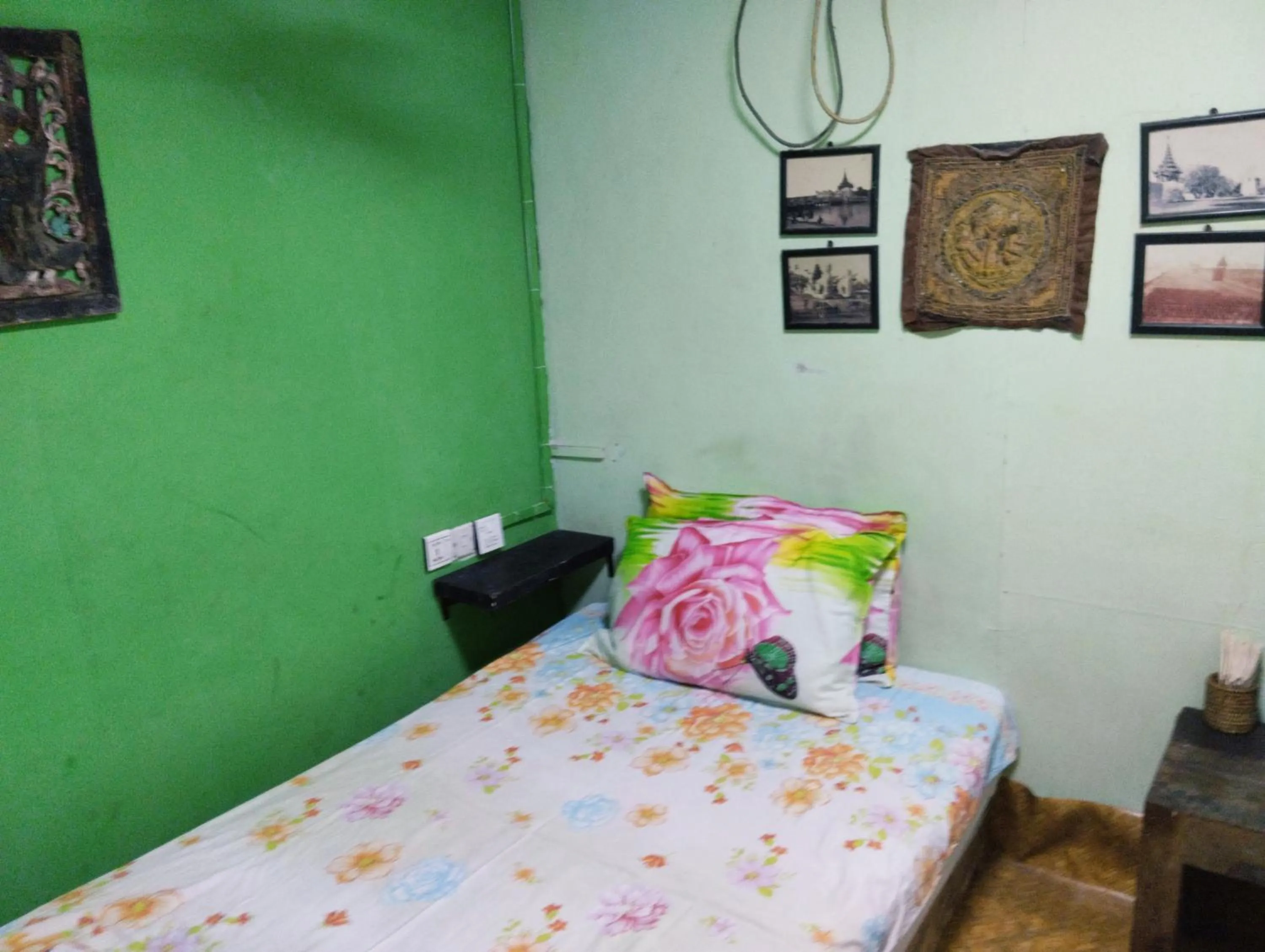 Photo of the whole room, Bed in Shannkalay Hostel