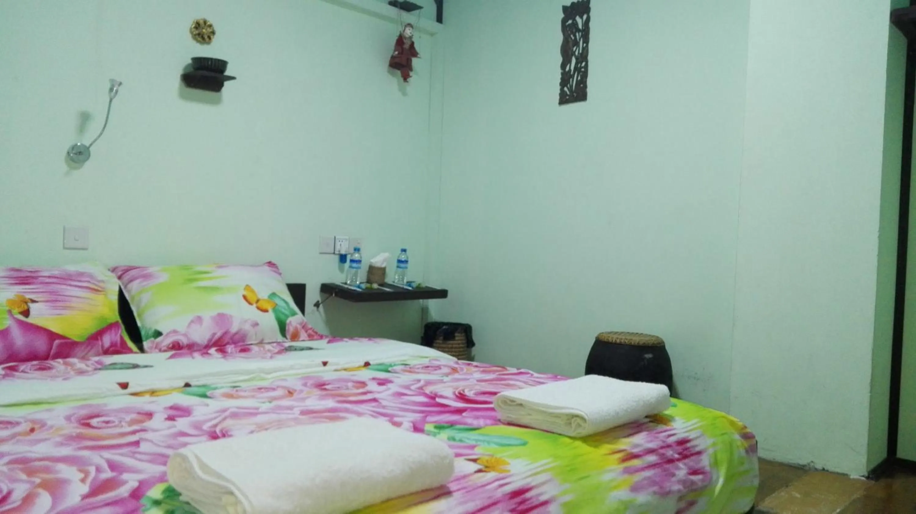 Bedroom, Bed in Shannkalay Hostel
