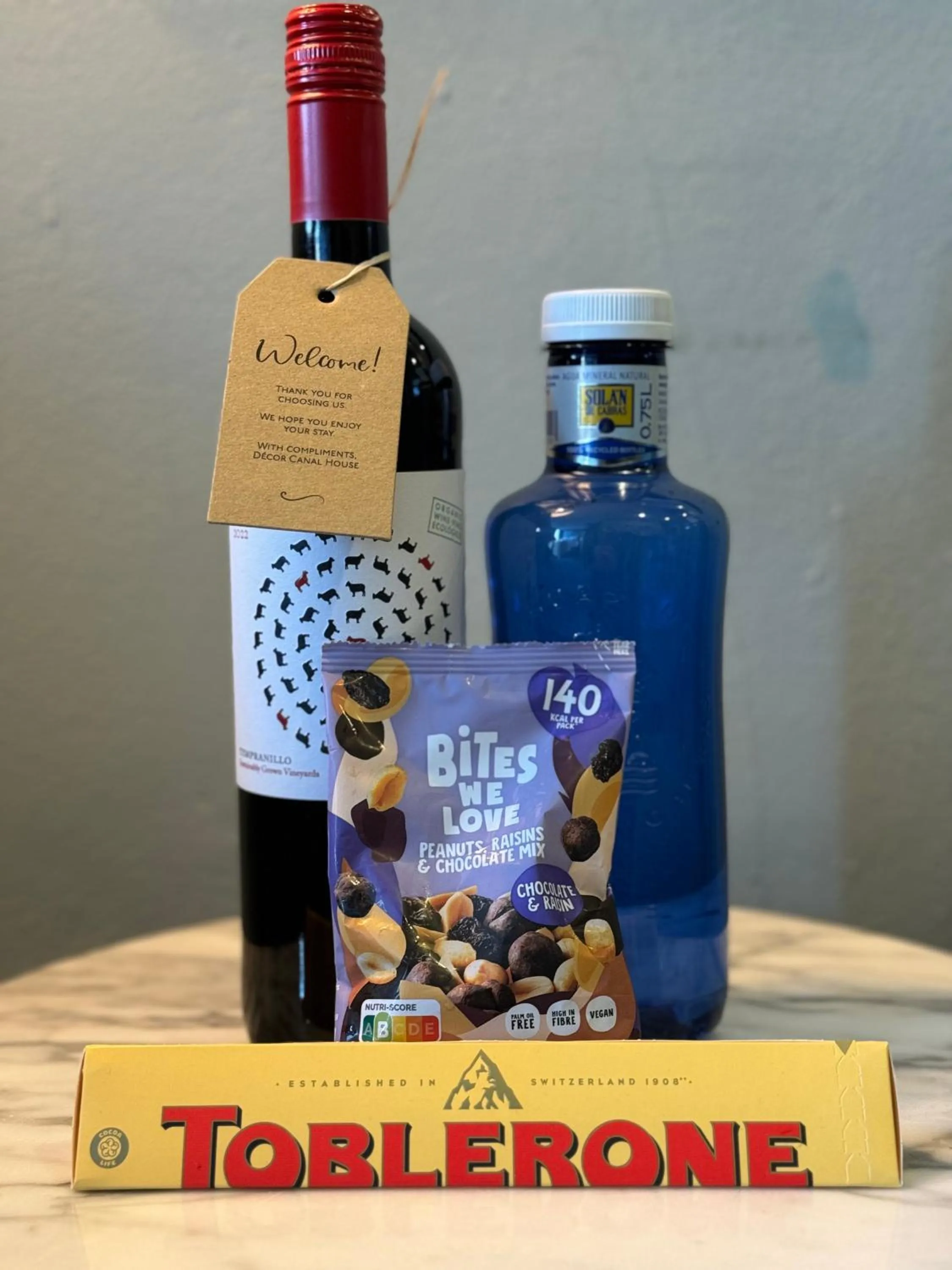 Restaurant/places to eat in Décor Canal House