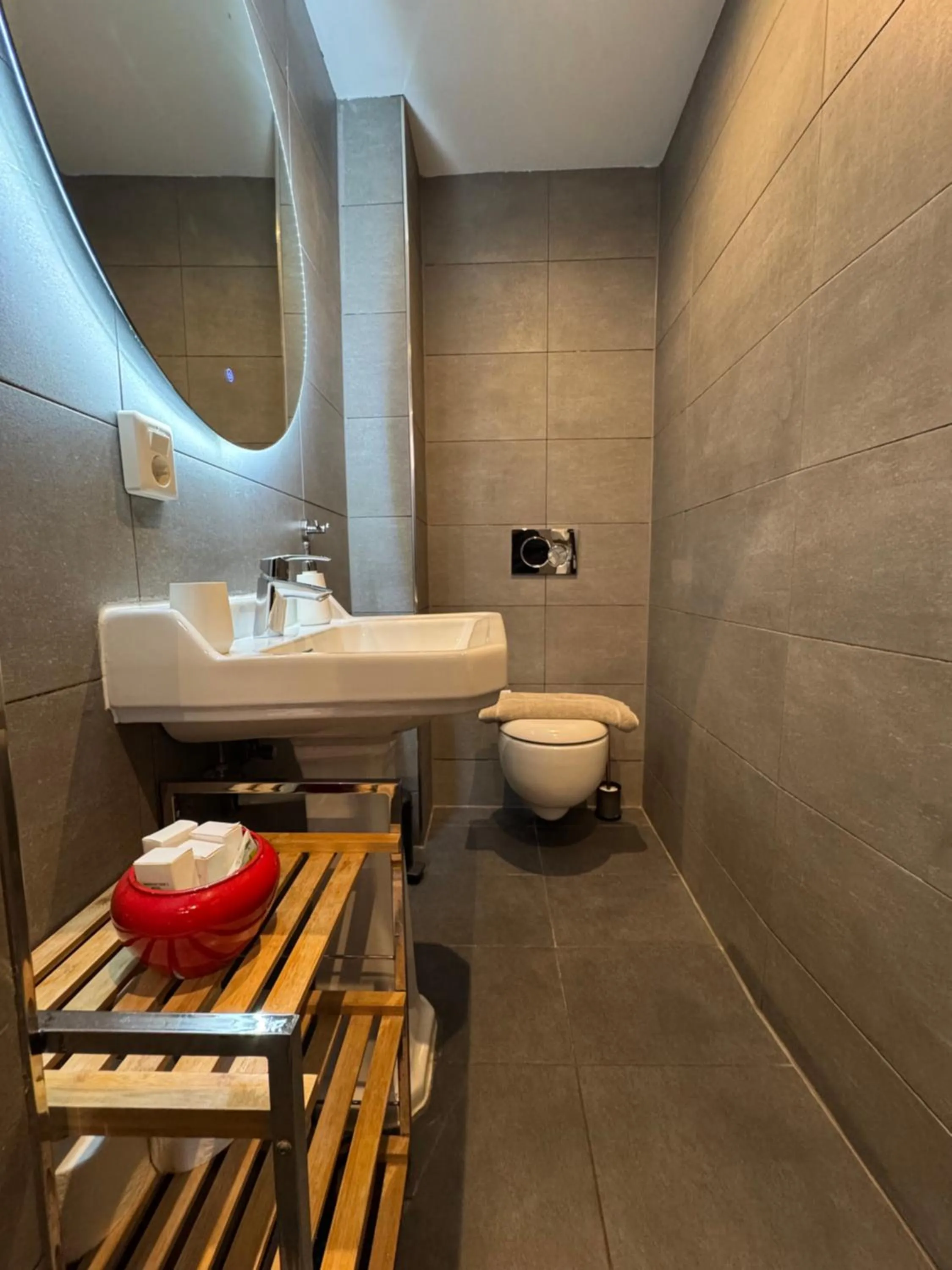 Bathroom in Décor Canal House