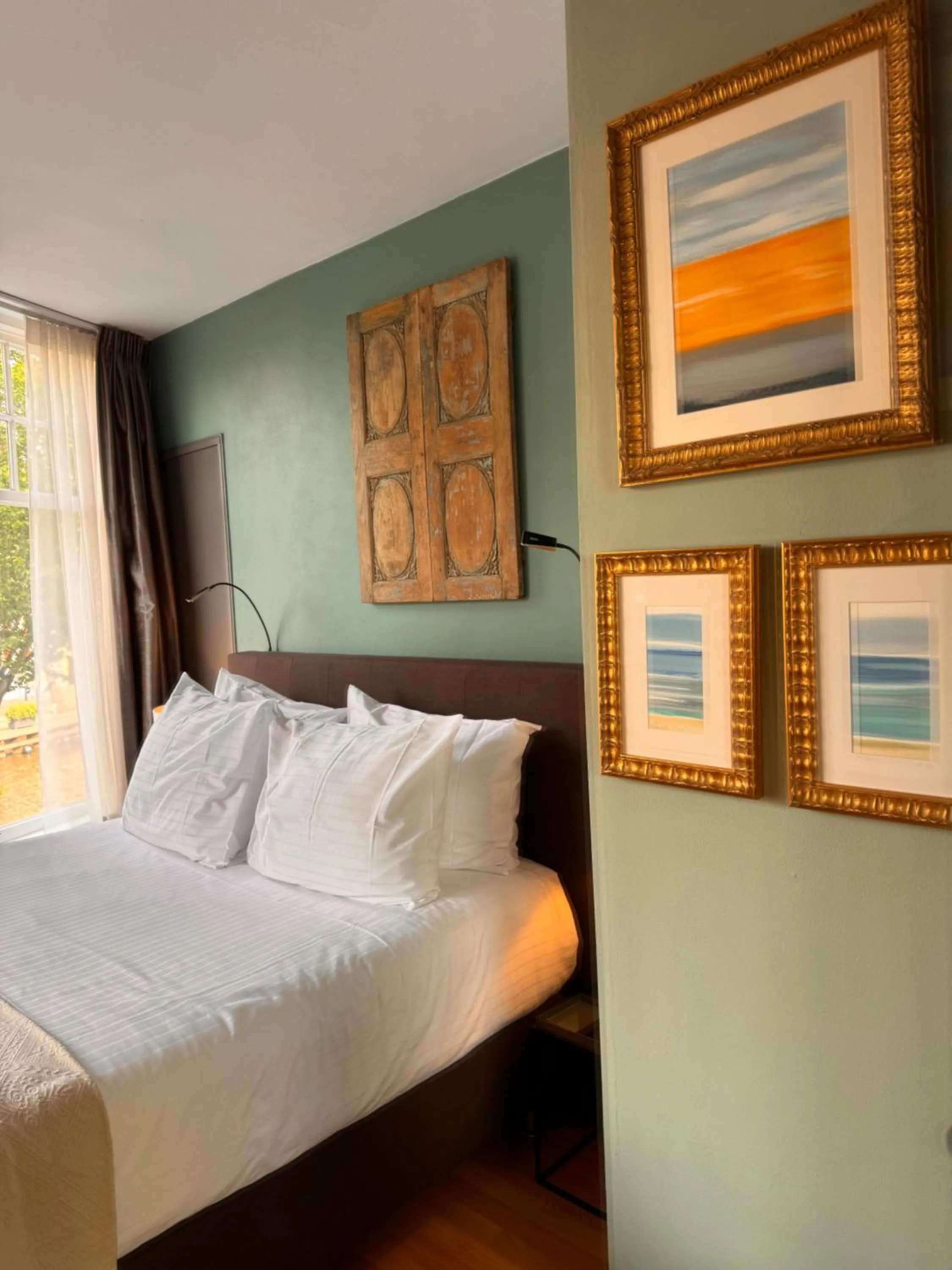 Bedroom, Bed in Décor Canal House